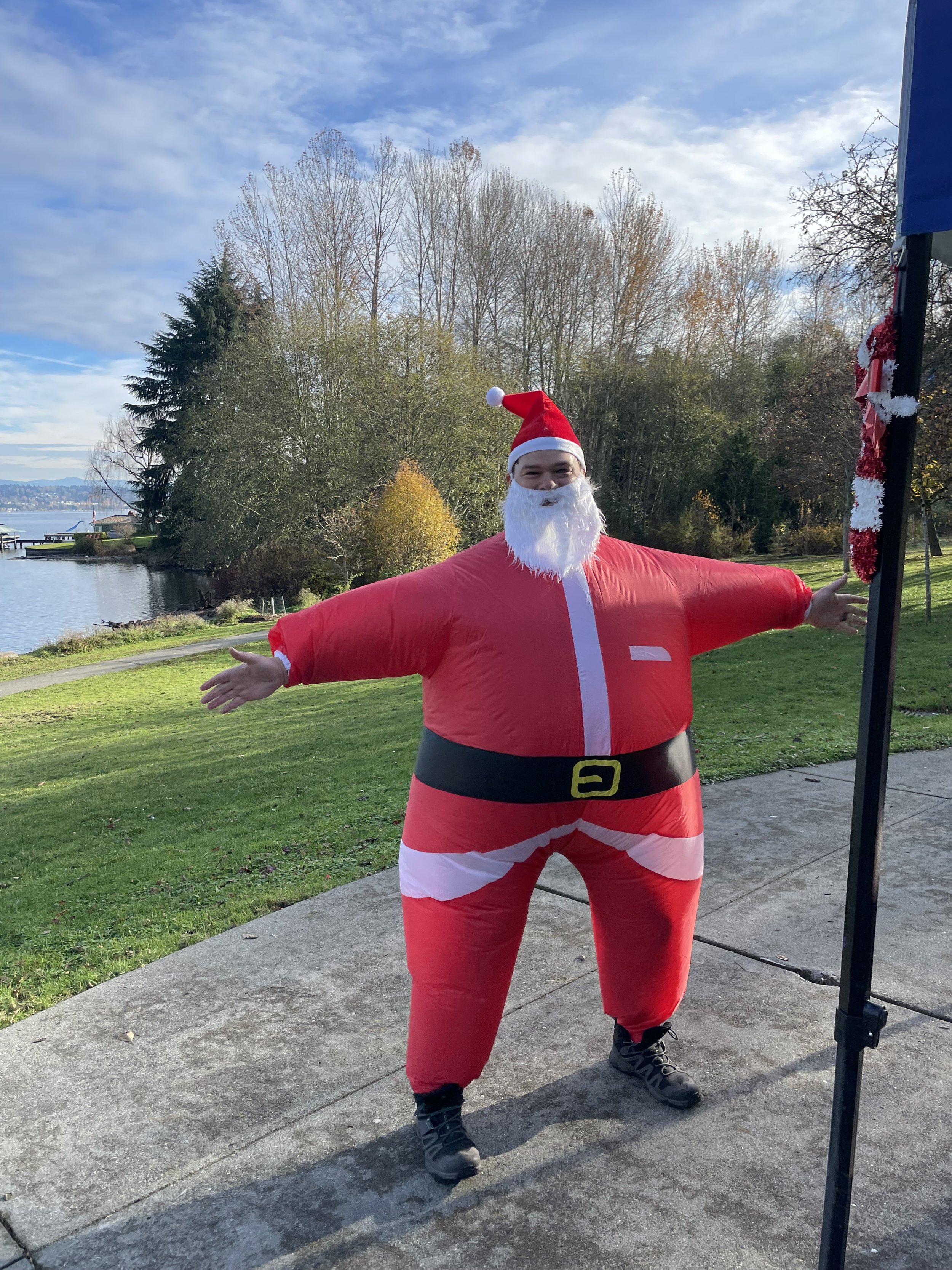 Inflatable Santa.jfif