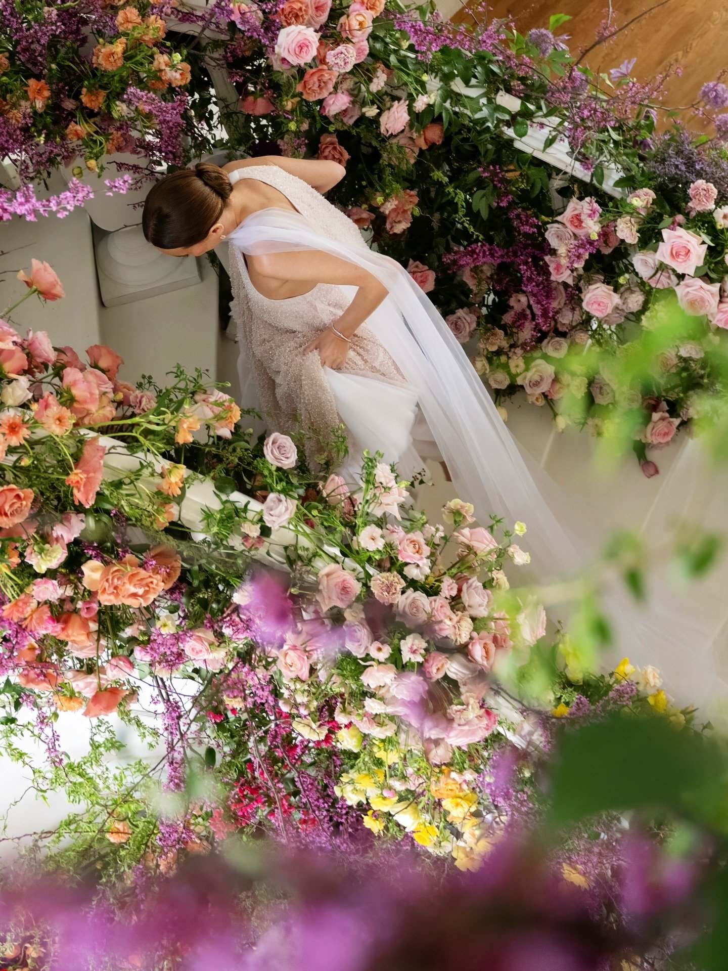 Easter in bloom. Wishing you and yours a beautiful day ❤️

Creative Team: 
Florals Design: @xohaleighkenney 
Models @vivianaaaaj @whitkunschik 
Venue/Hosts @aspenranchok @tifanddon @karleeboots_@baileykubicek_
Photographer @elyfair
Videography @britl