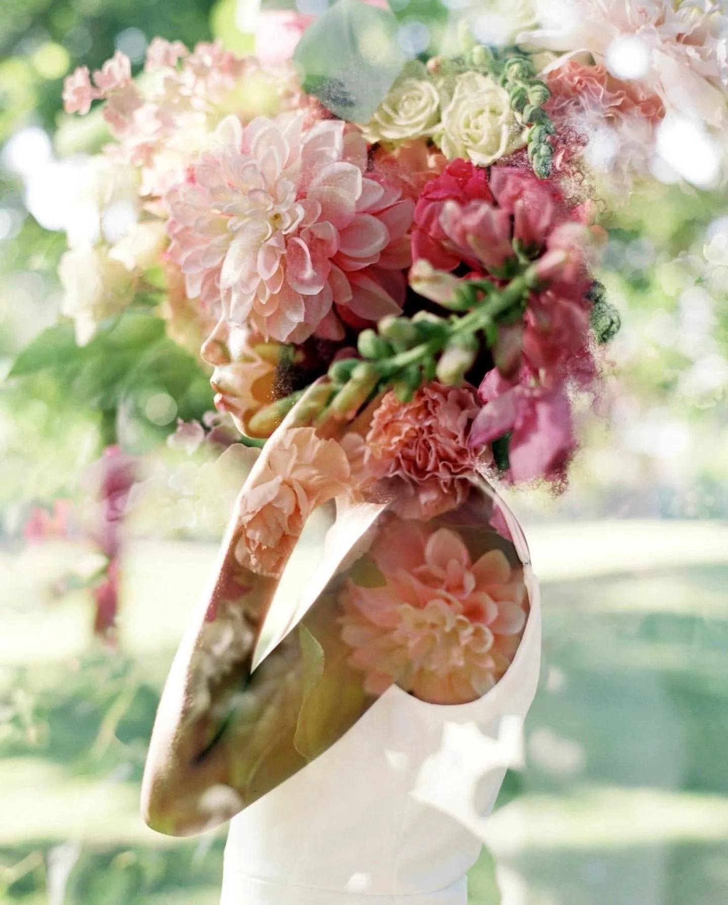 I have become an old lady and now walk around my garden 3 times a day seeing if anything new has bloomed. I&rsquo;m always so surprised how quickly things come to life even in a day! Can&rsquo;t wait to see it all bloom 🌺 

Image from shoot with @fl