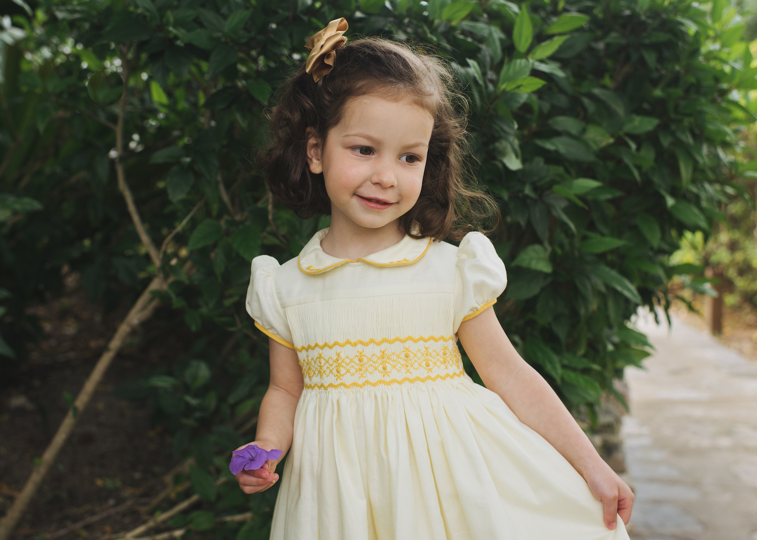 L'ile aux Fées - Parisian children boutique handmade classic chic smocked dresses