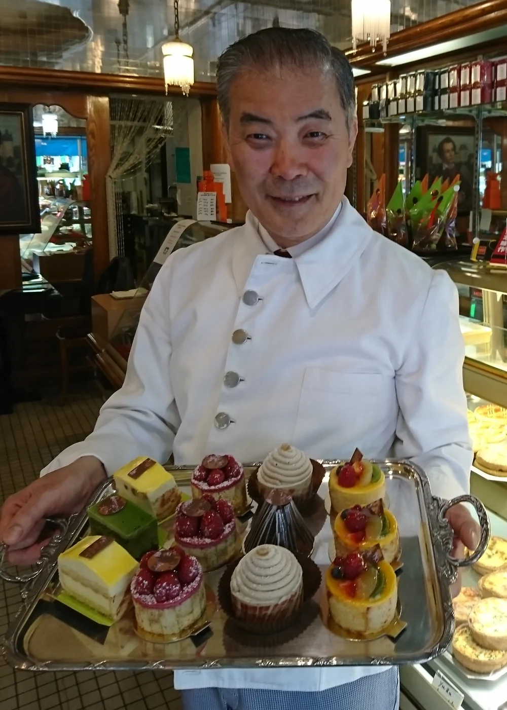 Angelique Chiba The Parisian Tea Room Of A Japanese Patissier L Ile Aux Fees