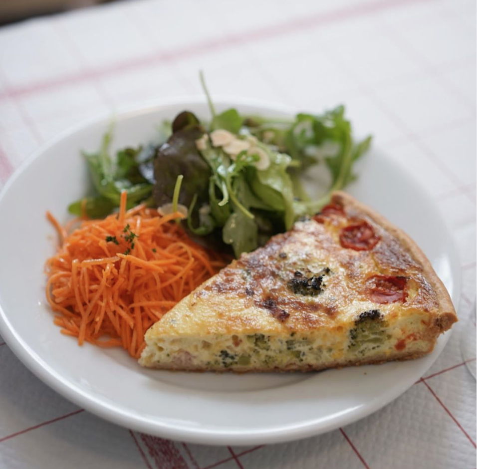 Traditional homemade quiche - Where to eat with children in Paris - Mamie Gâteaux - L'Île aux Fées