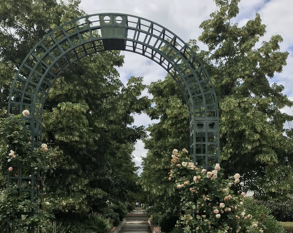 Favorite walk in Paris with children - La Coulée Verte - Kids friendly Paris - L'Île aux Fées