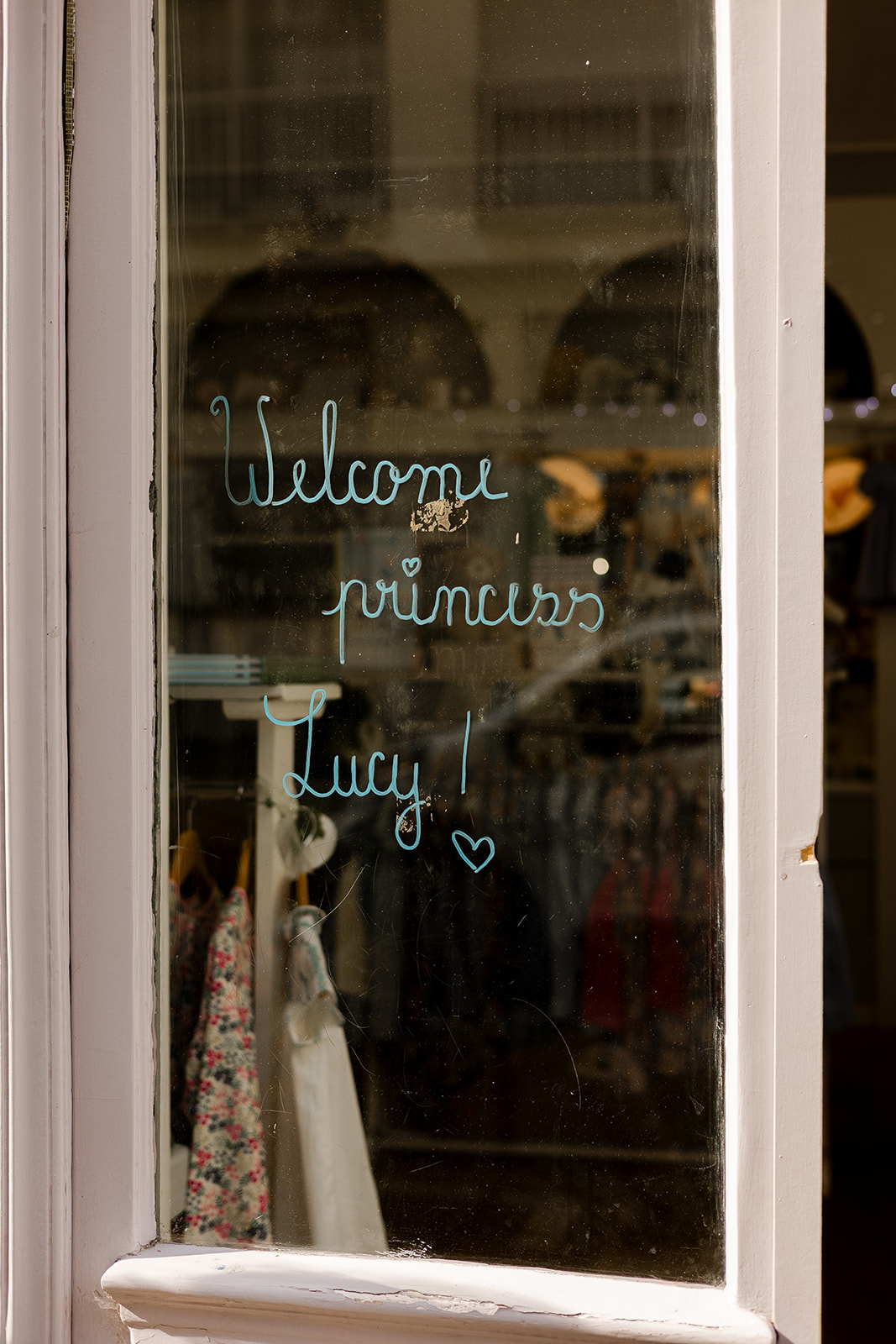 Personalized welcome sign for child at private shopping experience Paris