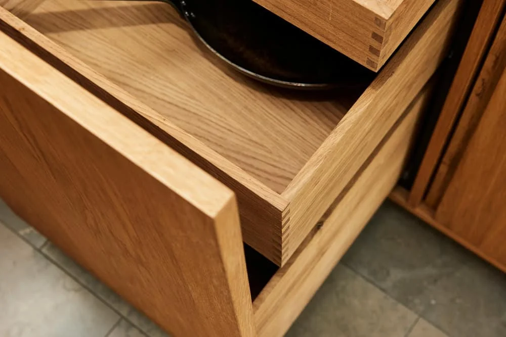 Handcrafted_interior_rum_kitchen_DSC4852a_web_4.jpg