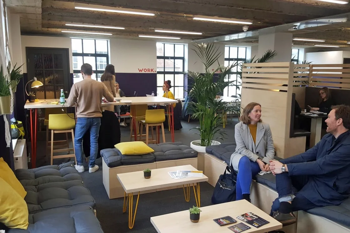 Coworking Space vs Coffee Shop vs Home – How to choose between theM