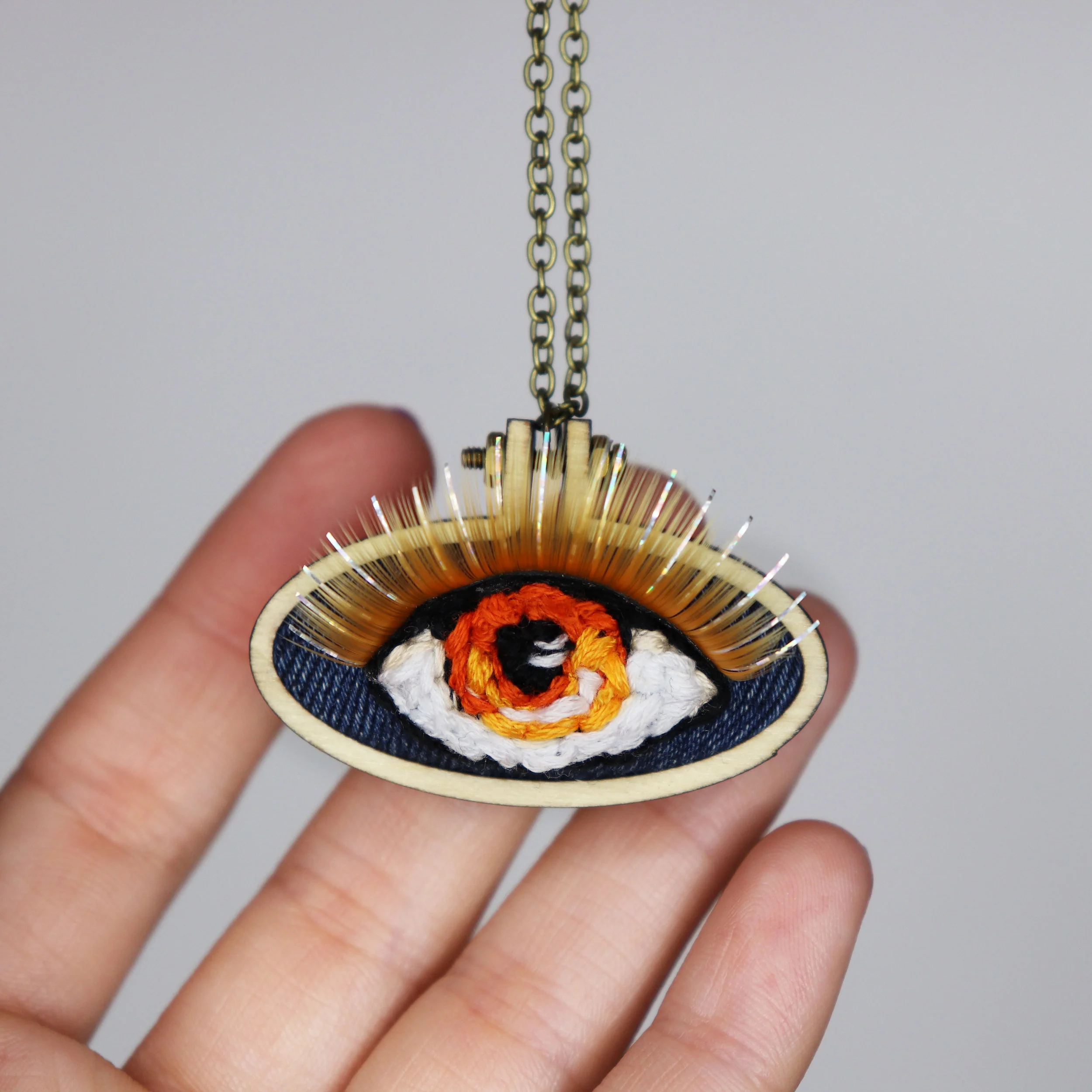 EYE10B.jpg