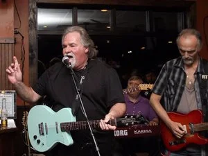 20 MAY 2019 : New Jersey rocker BOB CAMPANELL (formerly of Jersey shore favorites, The Shakes) was stricken onstage at JD’s Pub in Galloway, New Jersey while playing a benefit show for his pal Ernie Trionfo. He was sixty-seven.