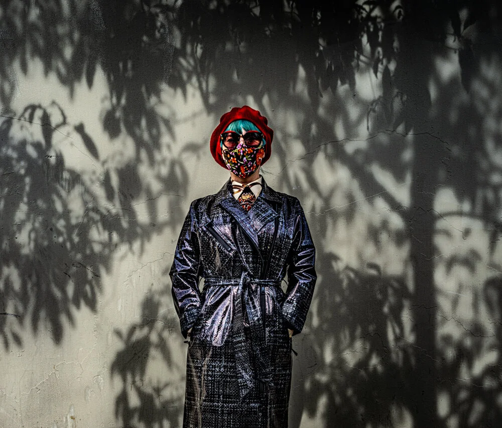  The Girl in The Red Beret-Hollywood Carnies 