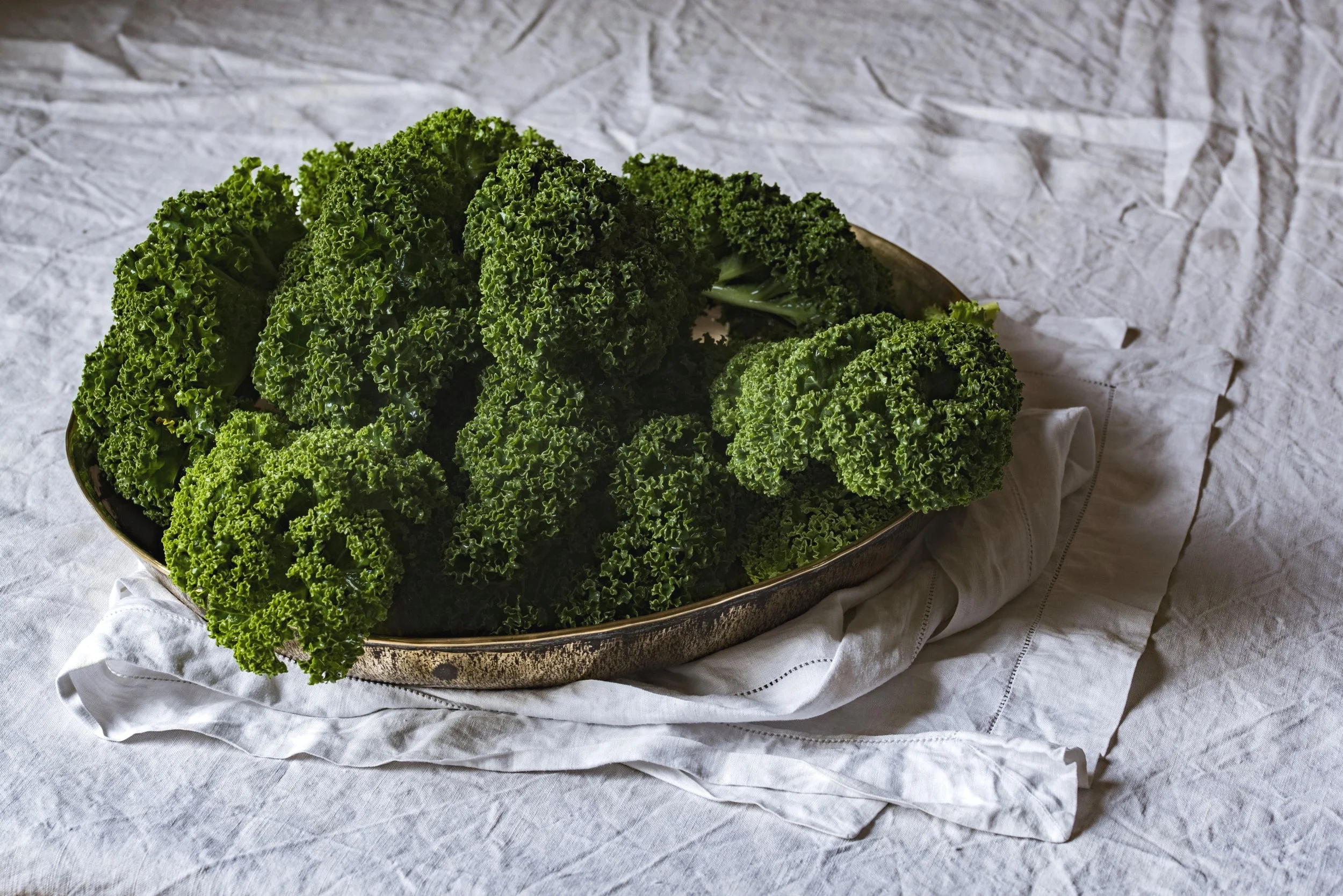bunchofcurlykaleonlinenclothbycompletelygolden.jpg