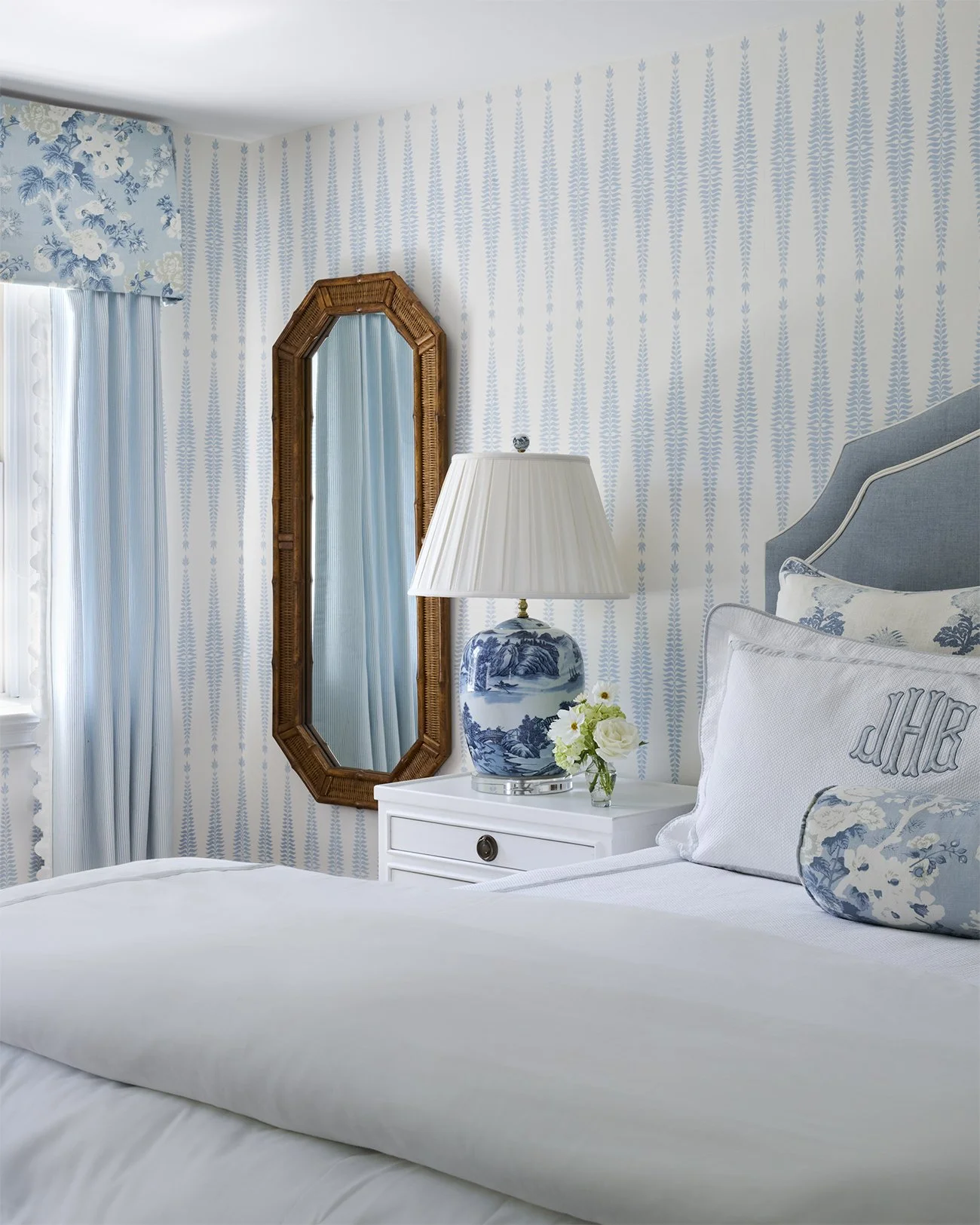 meadowood_lores_bed_02.jpg