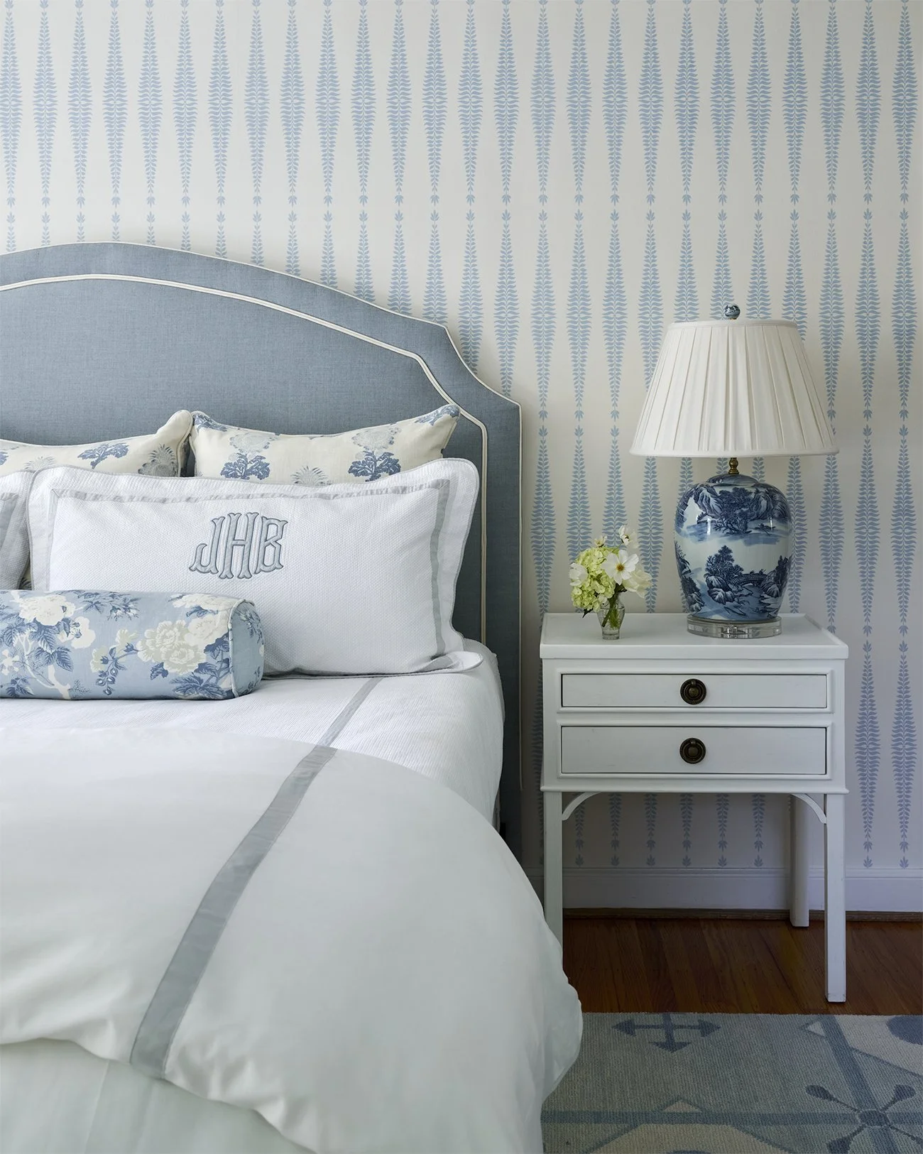 meadowood_lores_bed_03.jpg