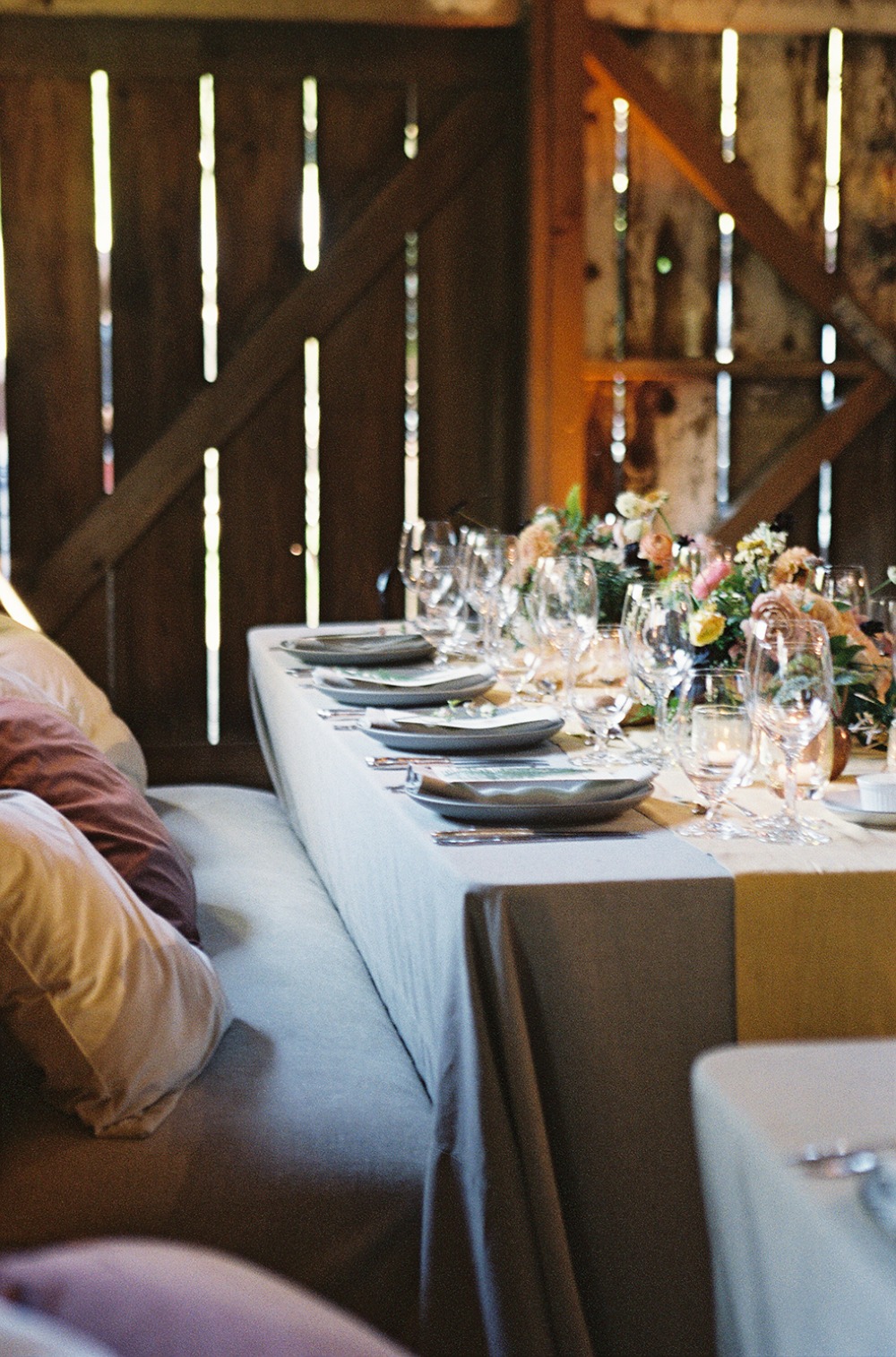 714335_upscale-barn-wedding-at-the-peace-barn.jpg