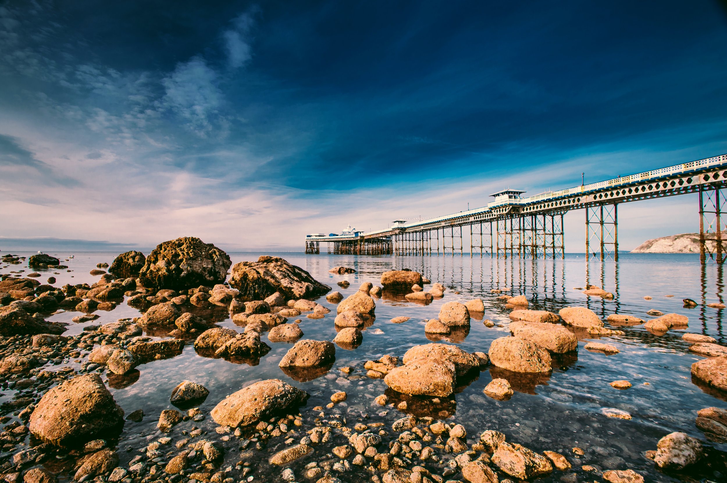 bay-beach-blue-sky-1438254.jpg
