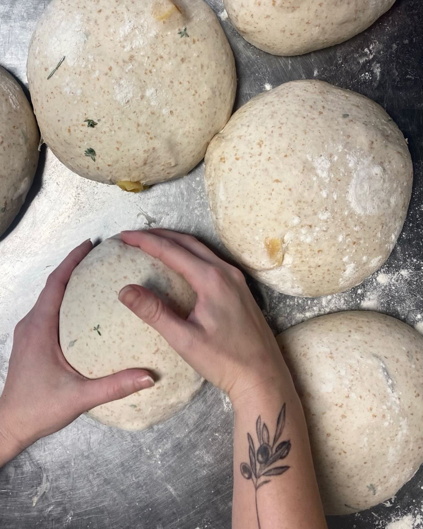 Every Friday and Saturday we add a specialty loaf to our menu. This week we have a spelt boule with apricots, rosemary, and thyme. Sunny flavours for these snowy days. 

Always sourdough, always made in house, always baked fresh every morning.