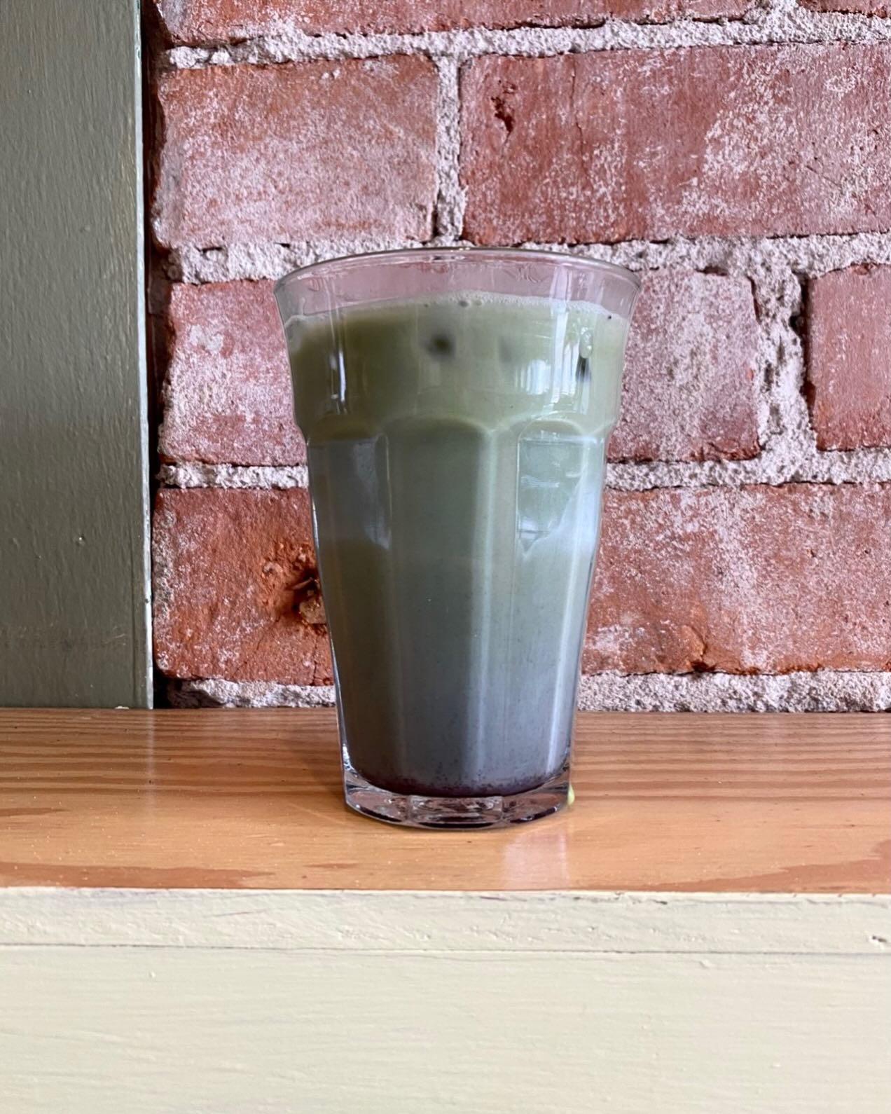 Couple spring drinks on the menu

🌼 Blueberry maple matcha
and
🌼 Lavender latte

Both delicious hot or iced