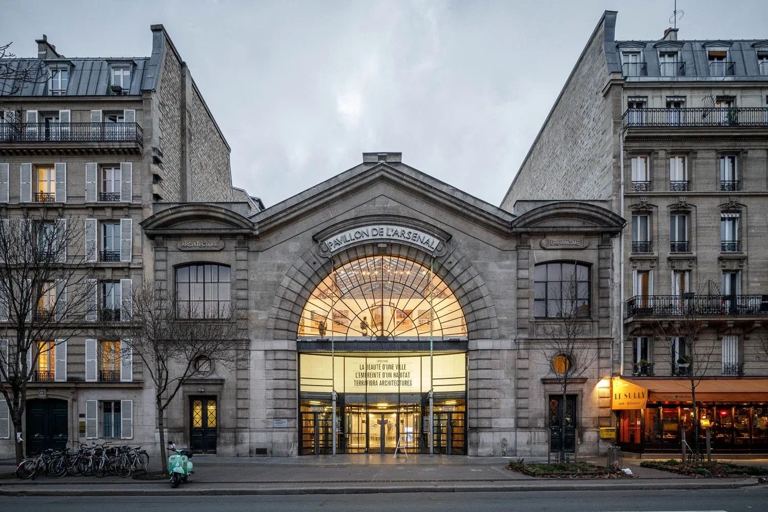 Pavillon de l'Arsenal_Façade_© 11h45.jpg