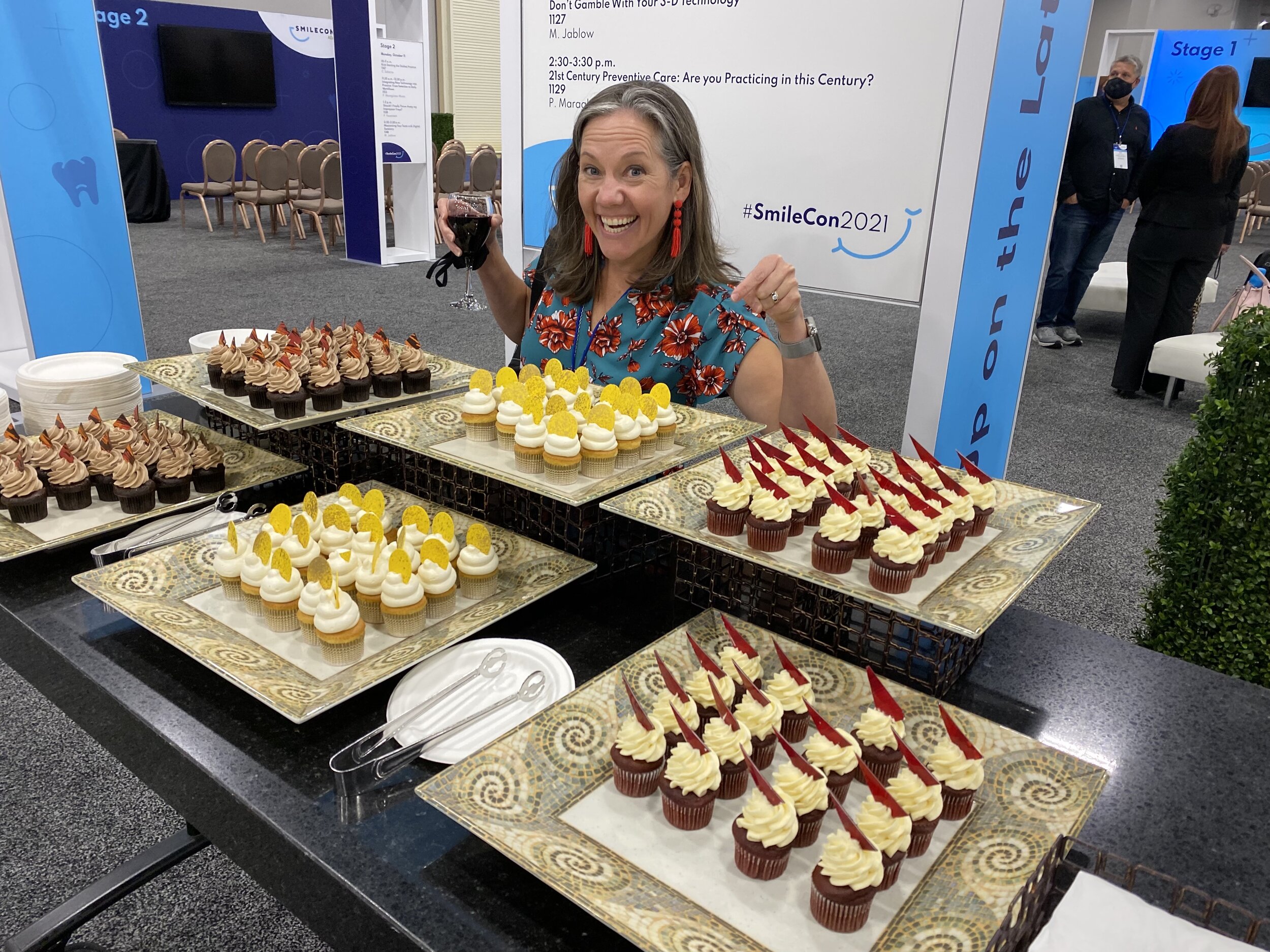 Dr. Shuman's Famous Cupcakes at ADA SmileCon 2021.jpg