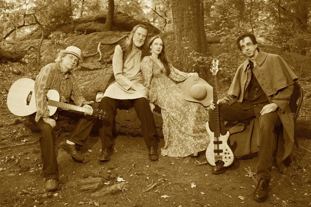 Canyon_Folkies_Lauren_Fox_promo_photo_50percent.jpg