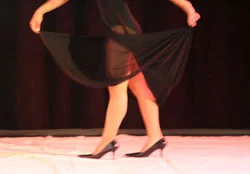 blackdress_02_250px.jpg