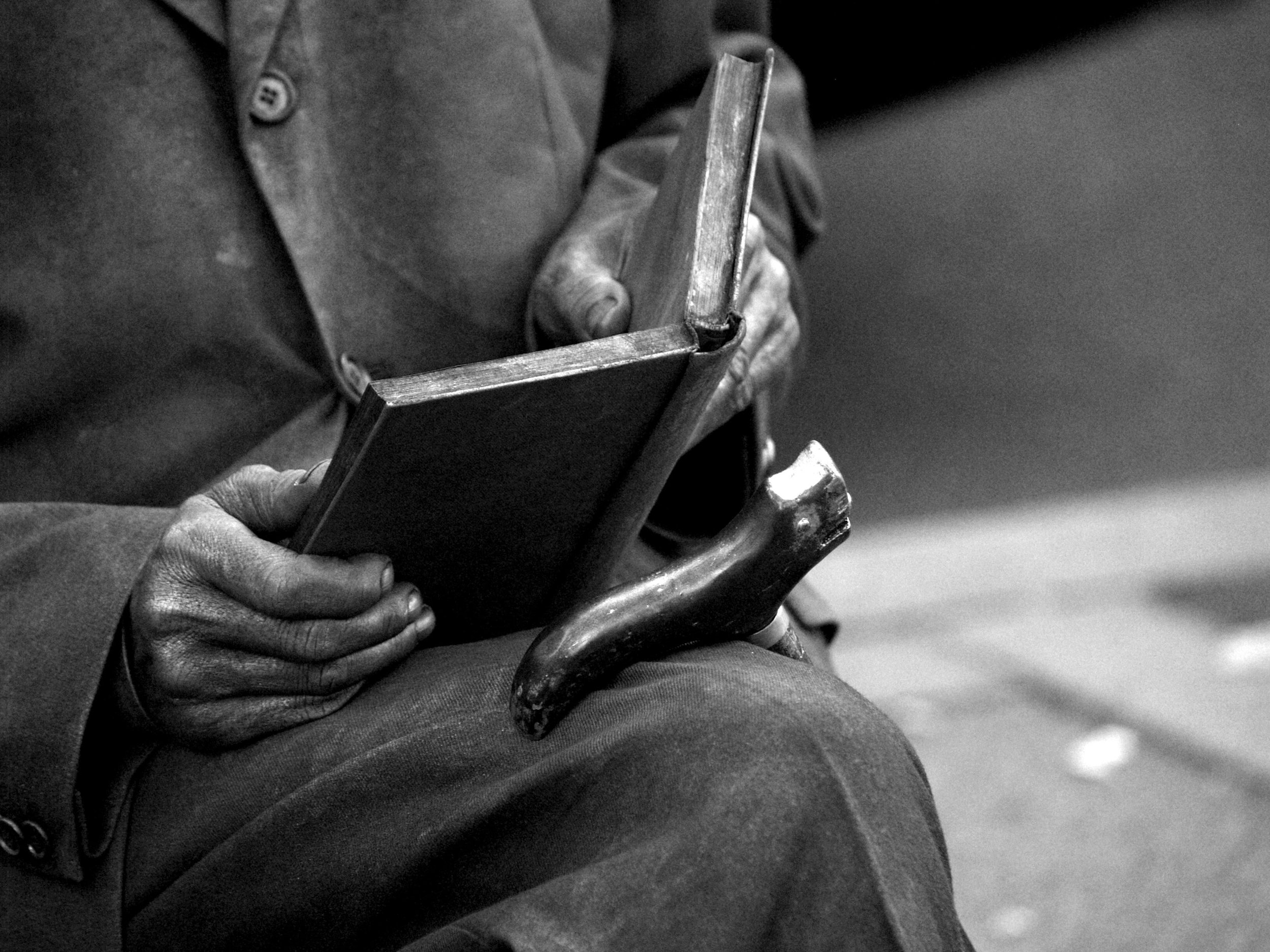The Reader by Manolo Toledo - Downloaded from 500px_jpg.jpeg