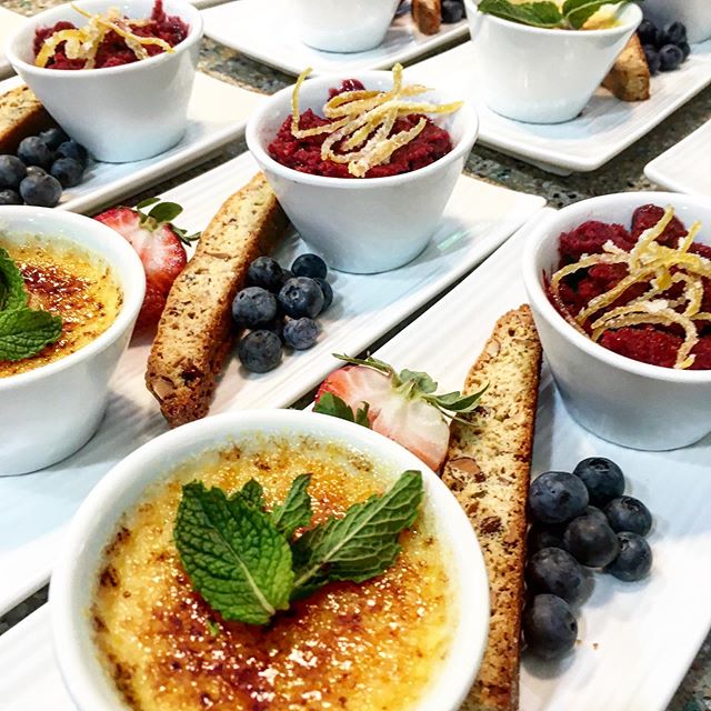 Throwin&rsquo; it back to this dinner party dessert trio: Vanilla Bean Creme Br&ucirc;l&eacute;e, Almond Biscotti and Blackberry Granitas with Candied Lemon Peels. Not a bad way to end a meal with friends! 
#dessert #sweets #dinnerparty #personalchef