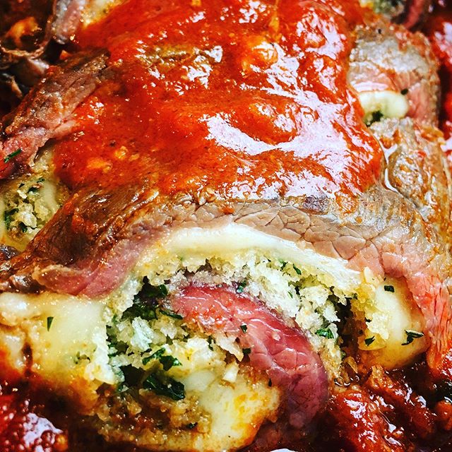 Beef braciole 👏
(flank steak rolled up with cheese and herbed breadcrumbs then simmered in tomato sauce)

#italian #steak #dinner #instafood #personalchef #catering #instayum #cheese #enjoyculinarycompany