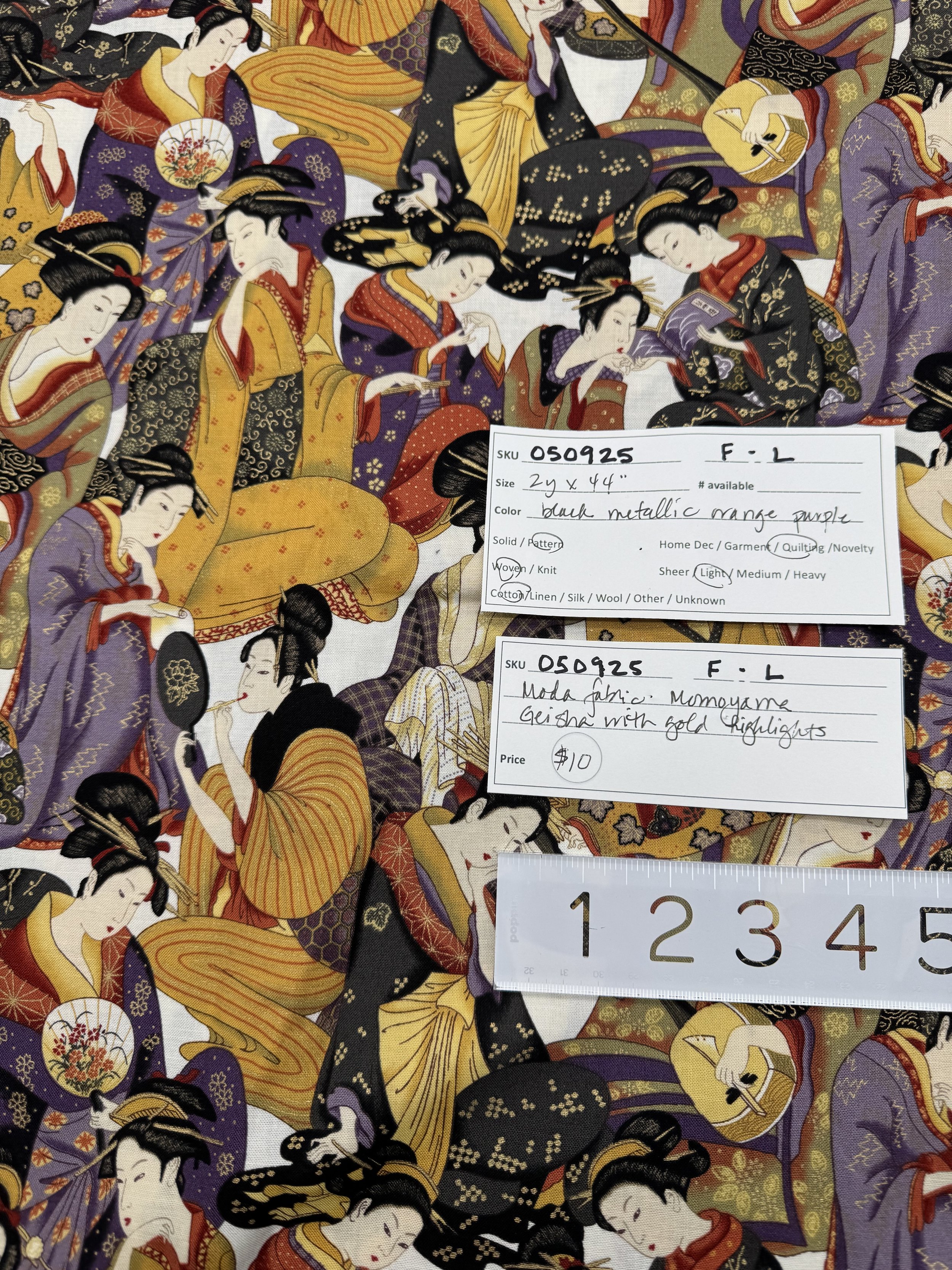 050925-F-L Geisha figures with gold highlights on white, Quilting Cotton; 2 yd x 44"