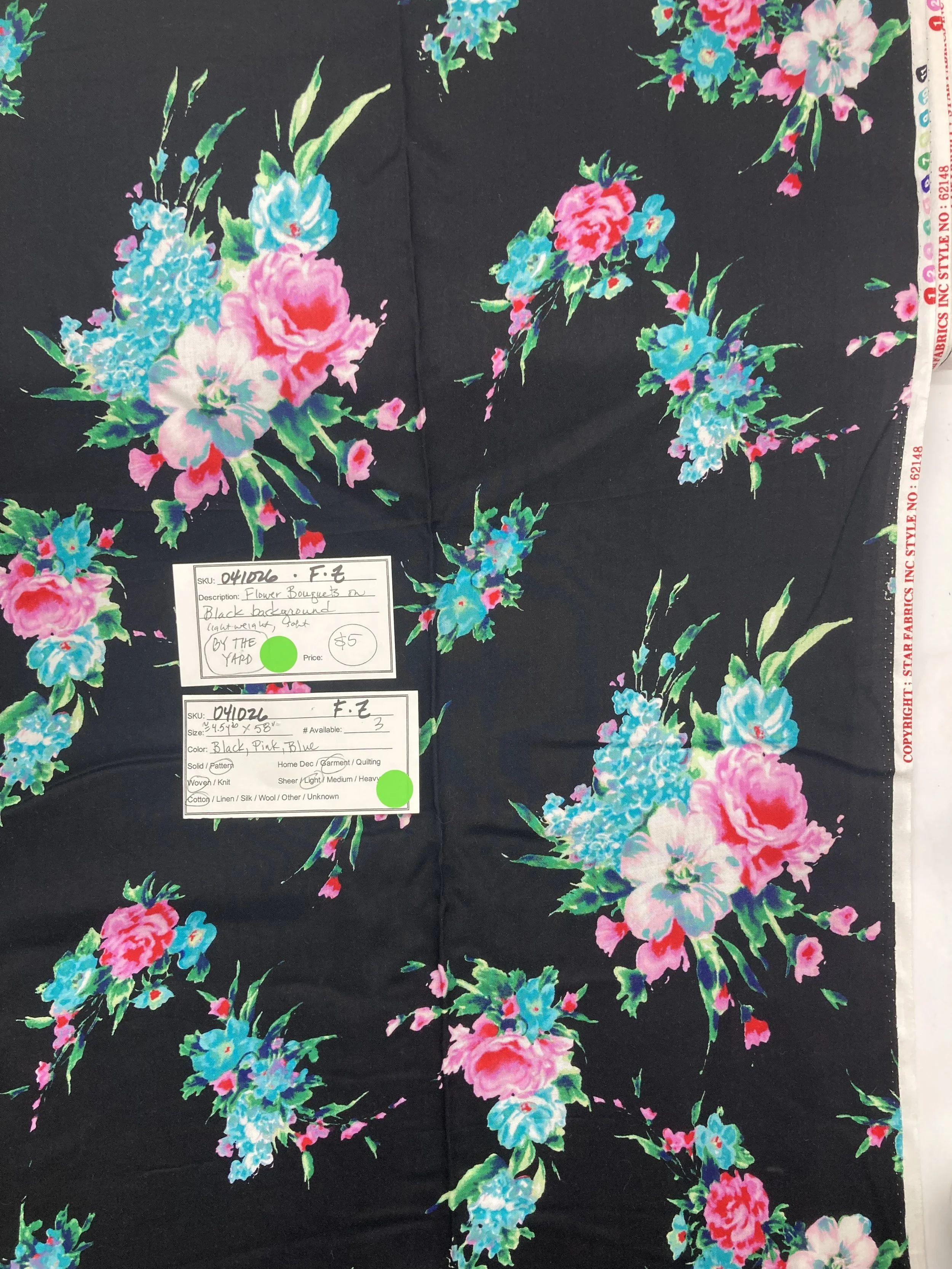 041026-F-Z Flower Bouquets on black; Cotton; 58"; By the yd