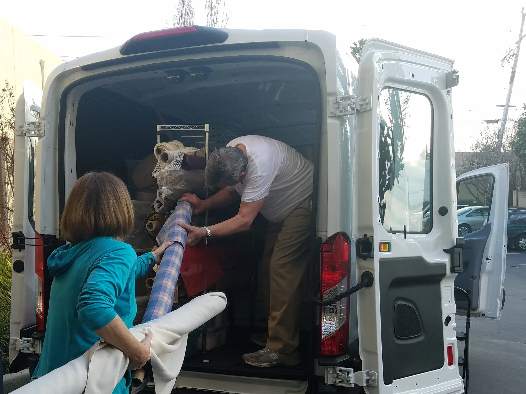Volunteers_Loading-1.jpg