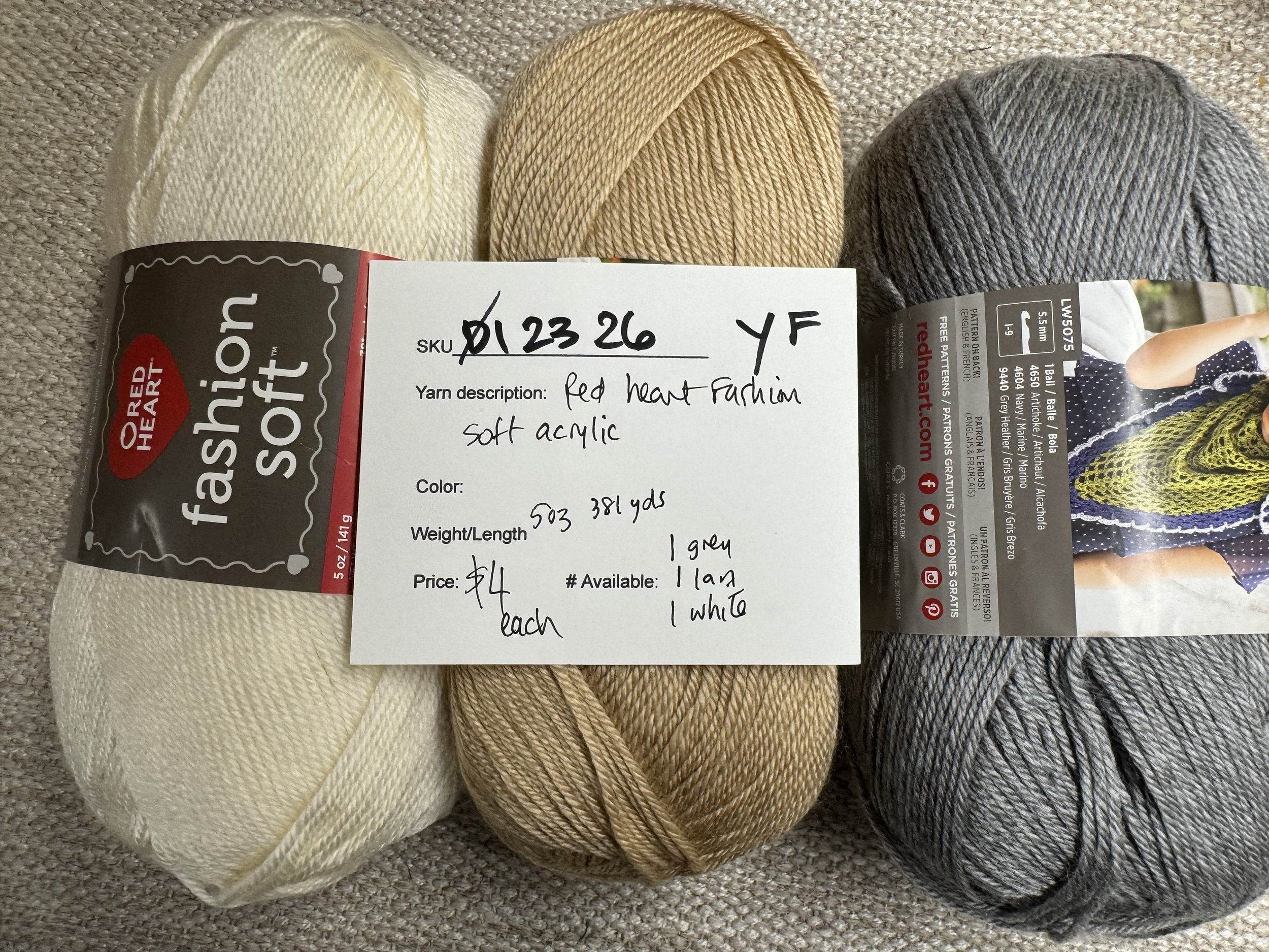 012326-Y-F Red Heart Fashion Soft acrylic, 5oz, 381 yd