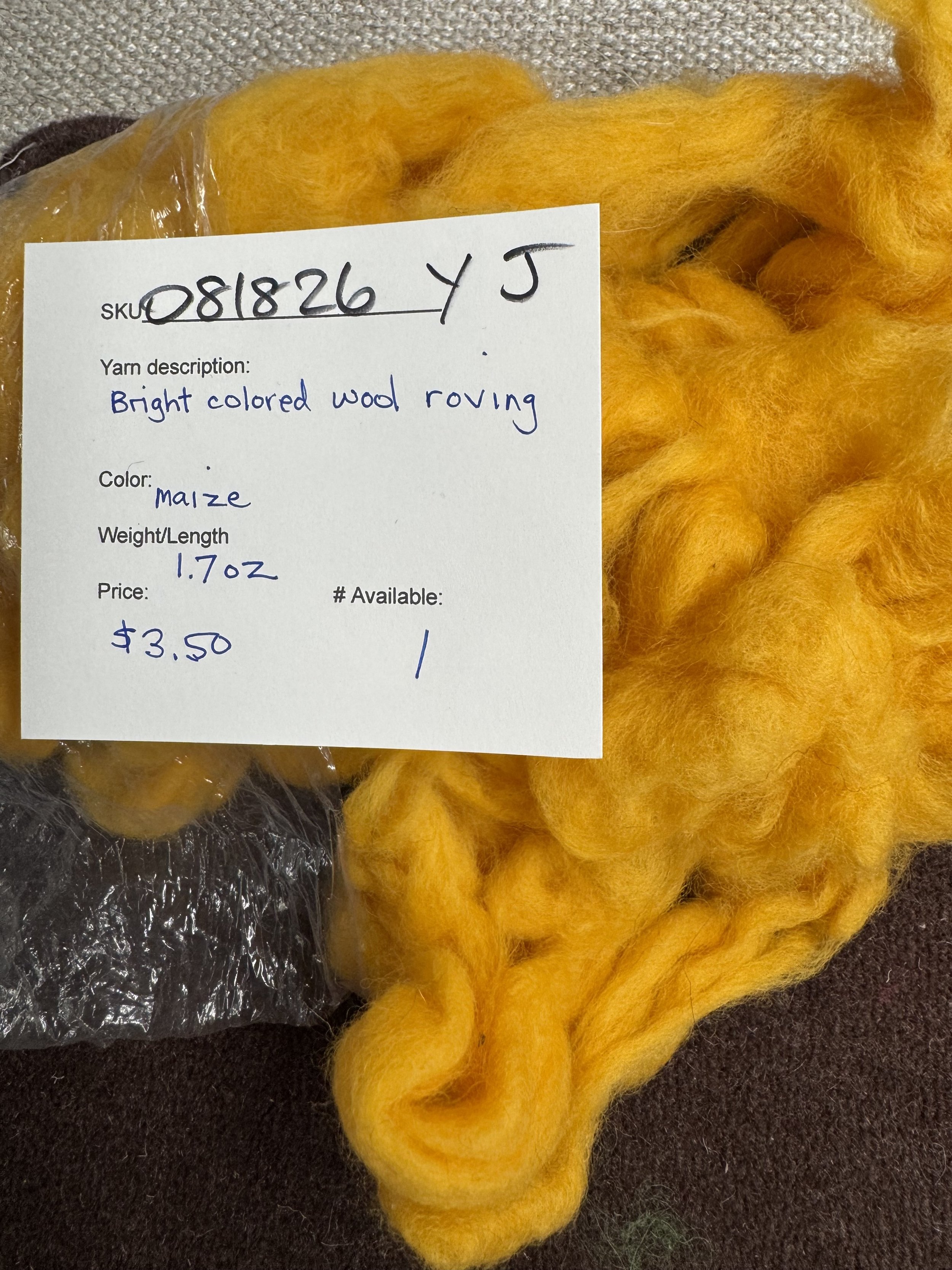 081826-Y-J Wool roving, maize, 1.7 oz