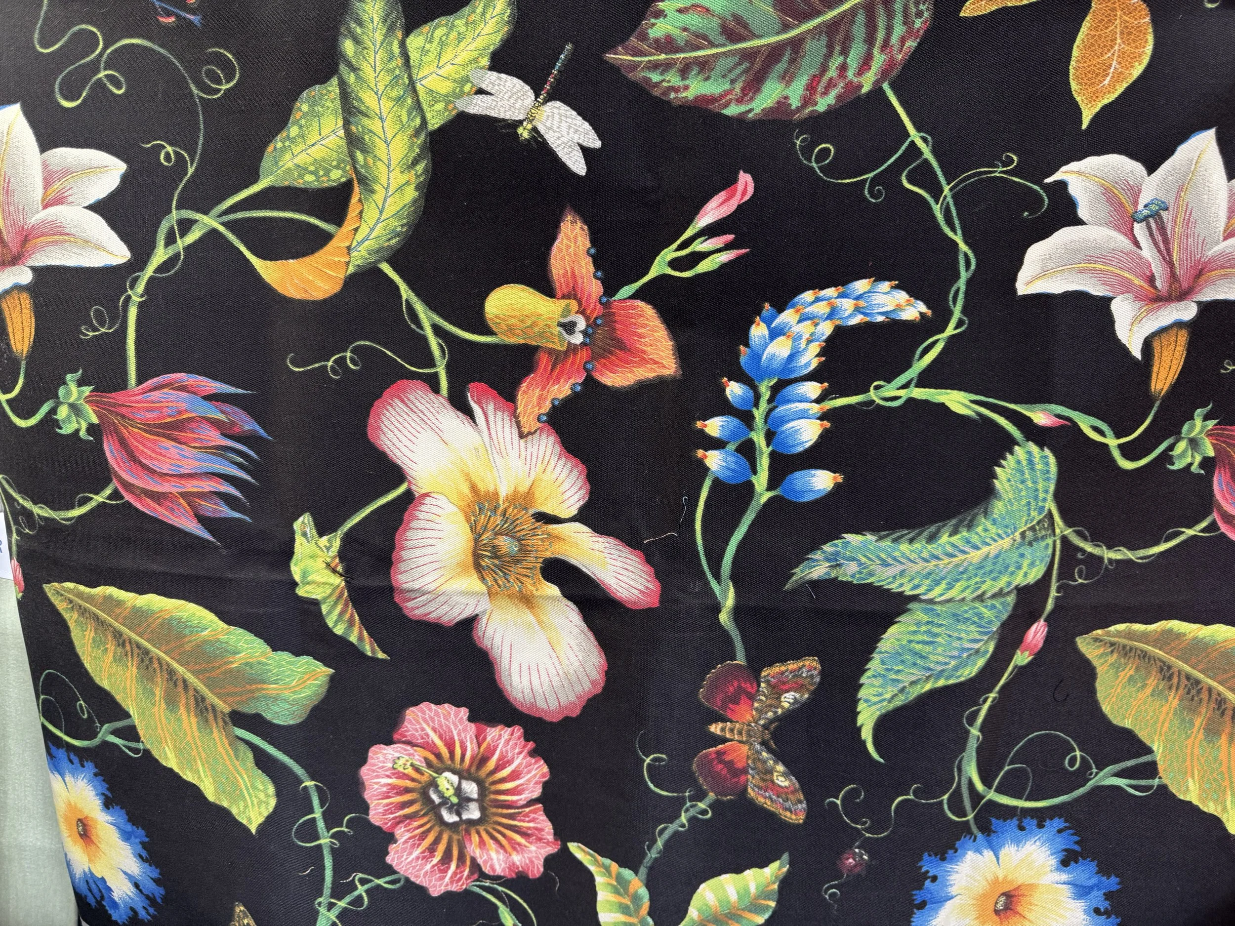 102425-F-H Flowers, leaves, and butterflies; Cotton; 1 3/4 yds x 54"