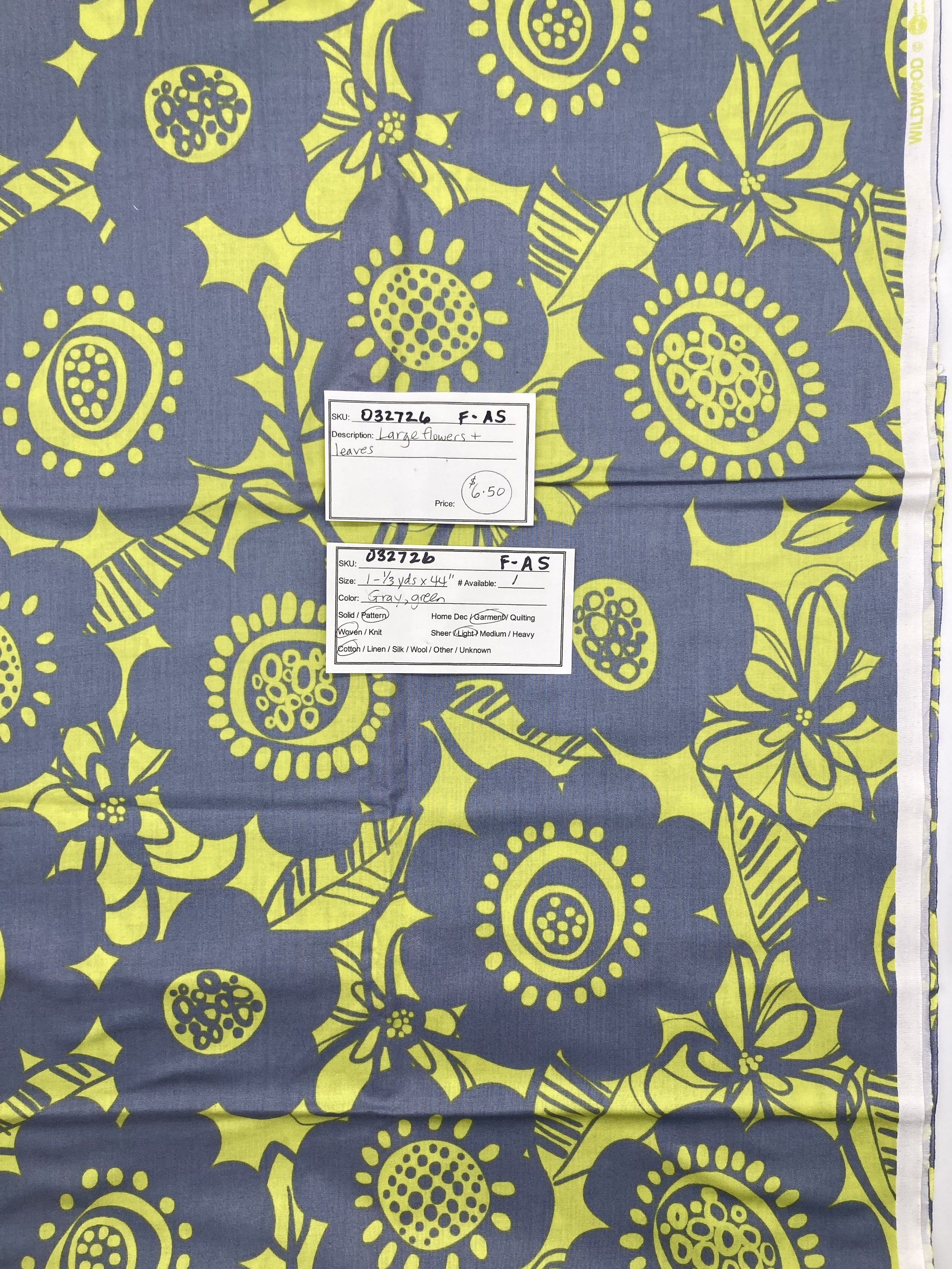 032726-F-AS Large flowers and leaves; Cotton; 1 1/3 yds x 44"