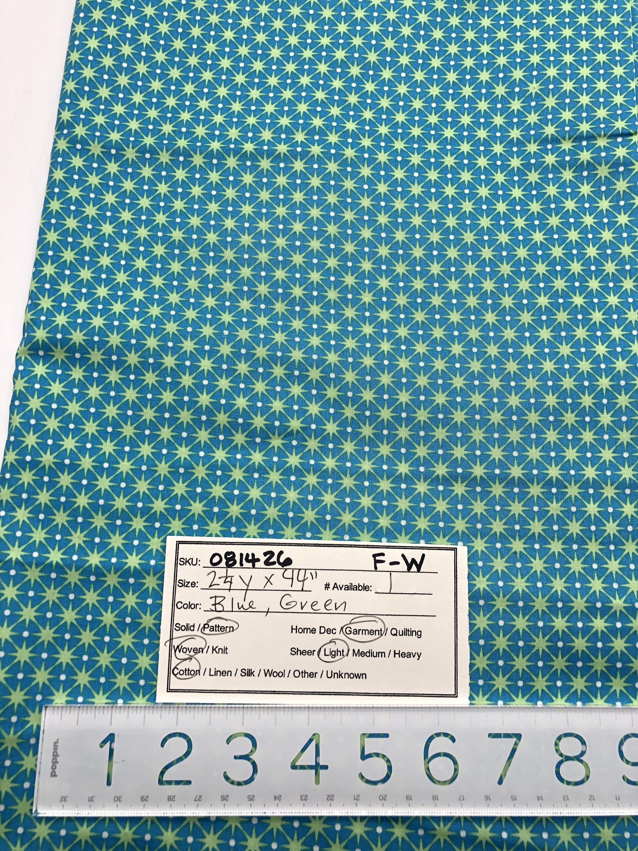 081426-F-W Green stars; Cotton; 2 1/4 yds x 44"