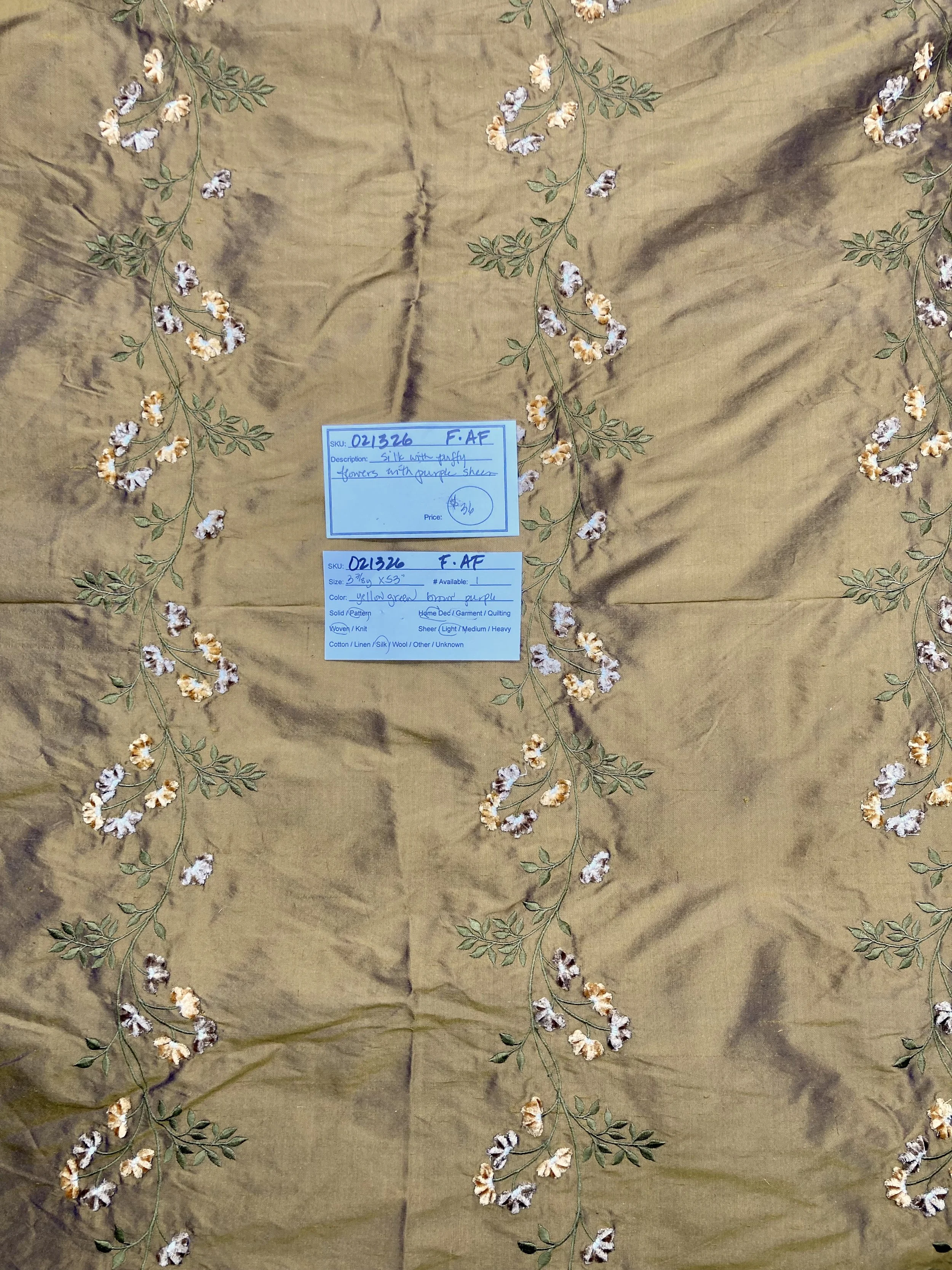 021326-F-AF  Rows of flowers; Silk; 3 7/8 yds x 53"
