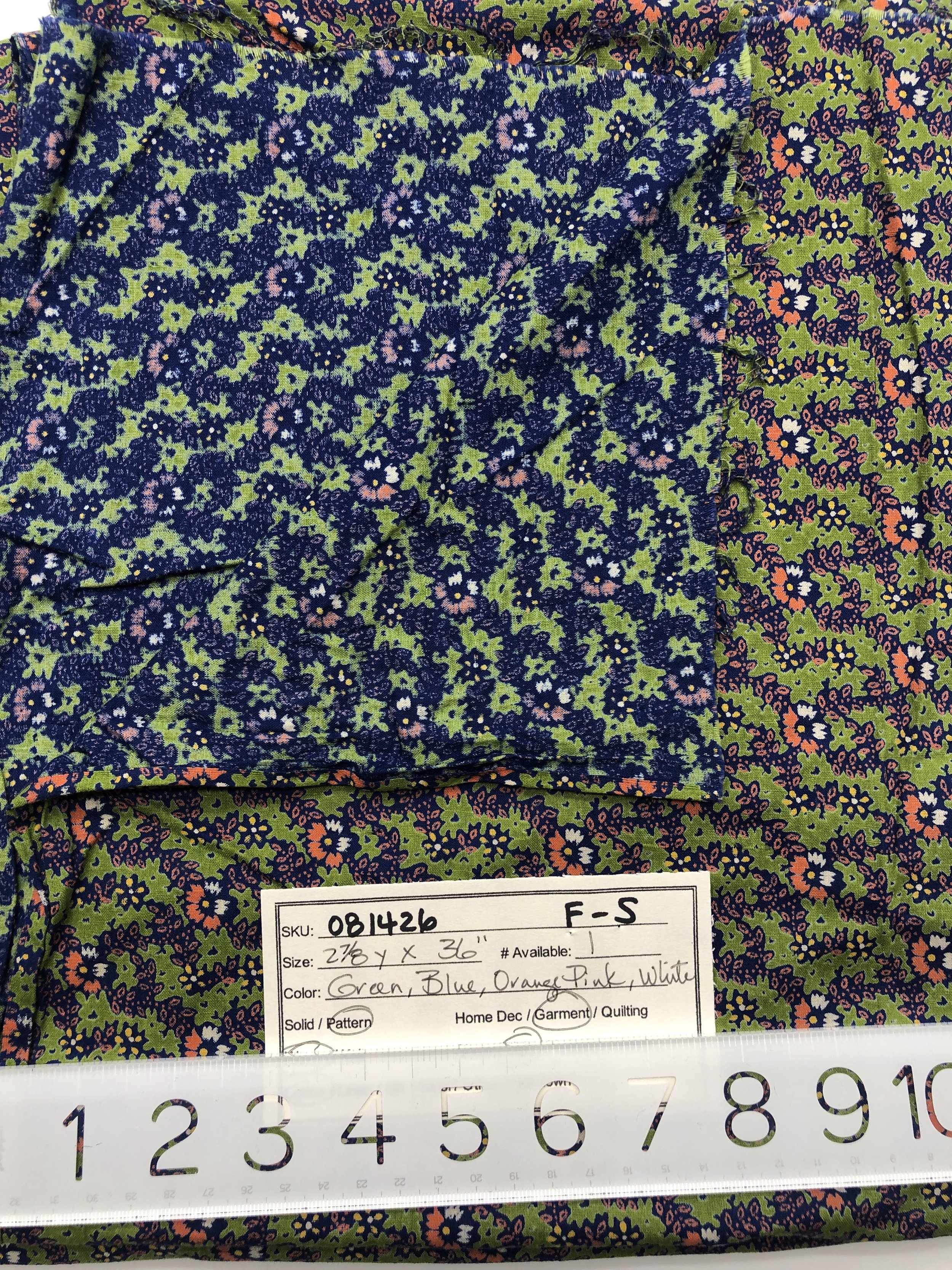 081426-F-S Reversible floral print; Cotton; 2 7/8 yds x 36"