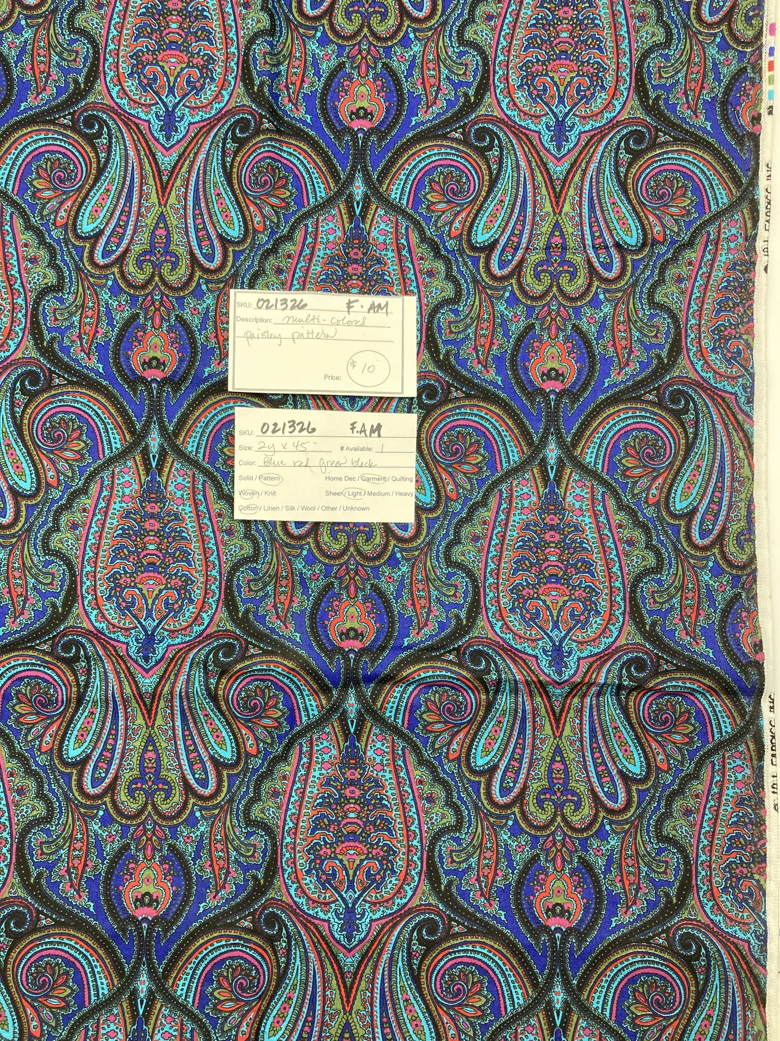 021326-F-AM Multicolored paisley pattern; Cotton; 2 yds x 45"