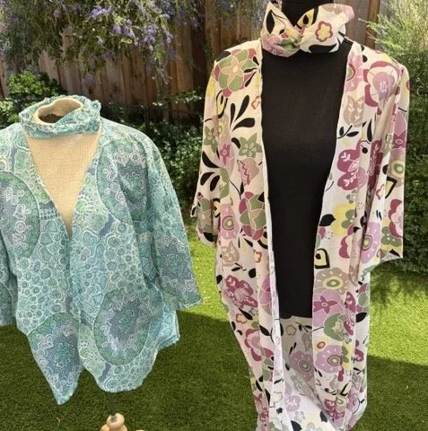 Two mannequins modeling casual kimonos