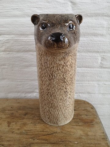 grote vaas otter$.jpg