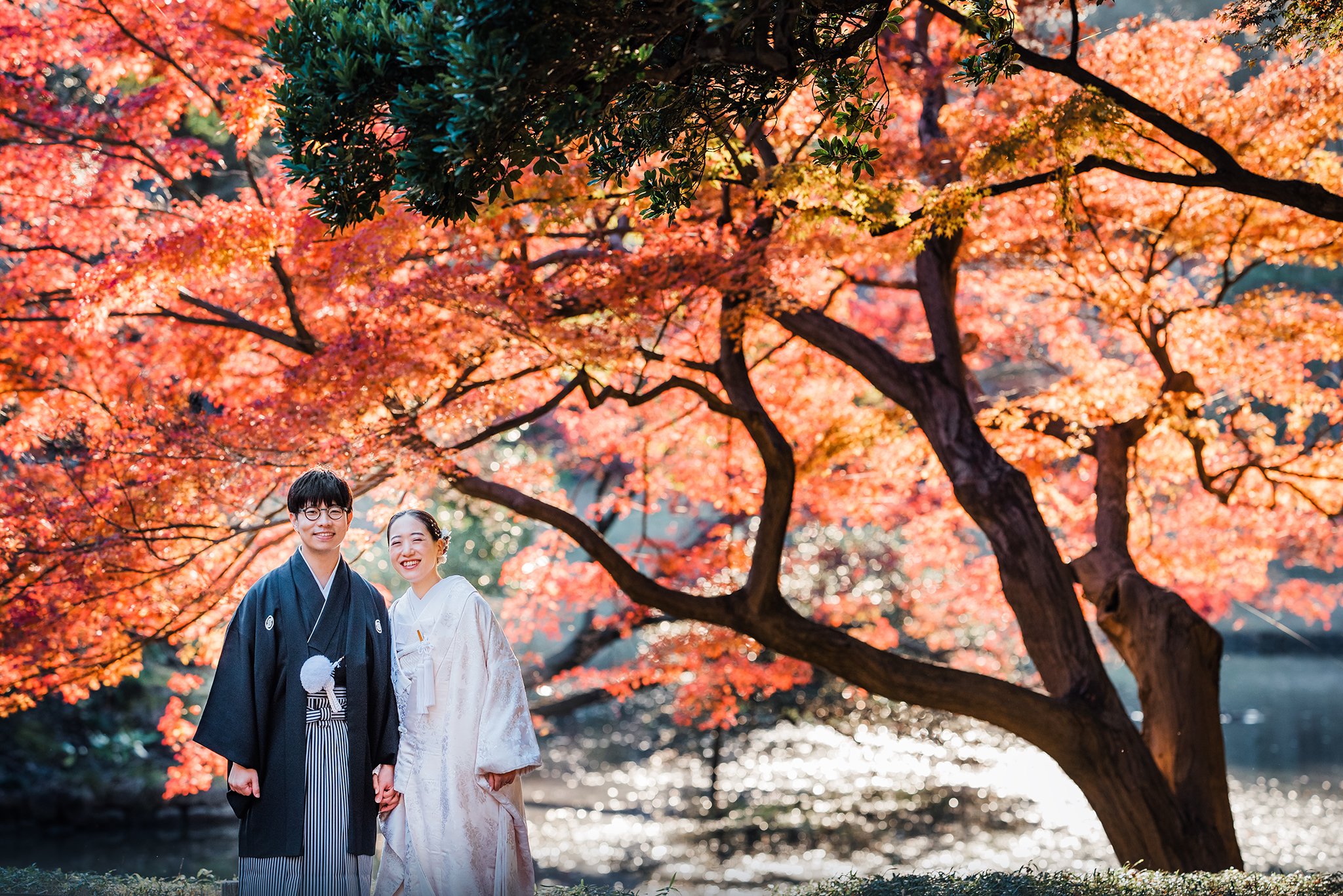  Tokyo kimono wedding photography under autumn foliage by Gom Photography  