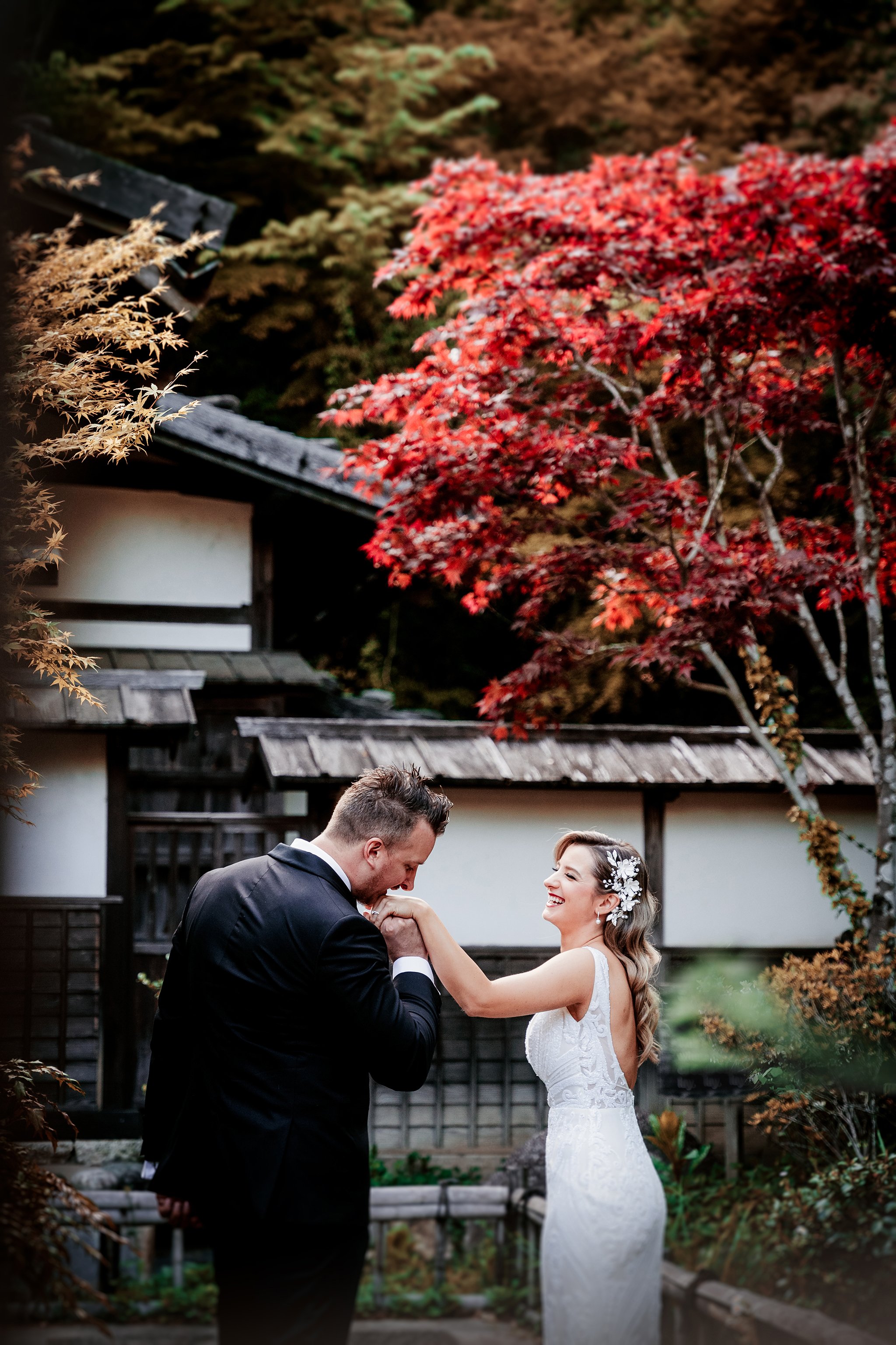 Tokyo elopement wedding photography by Gom Photography 