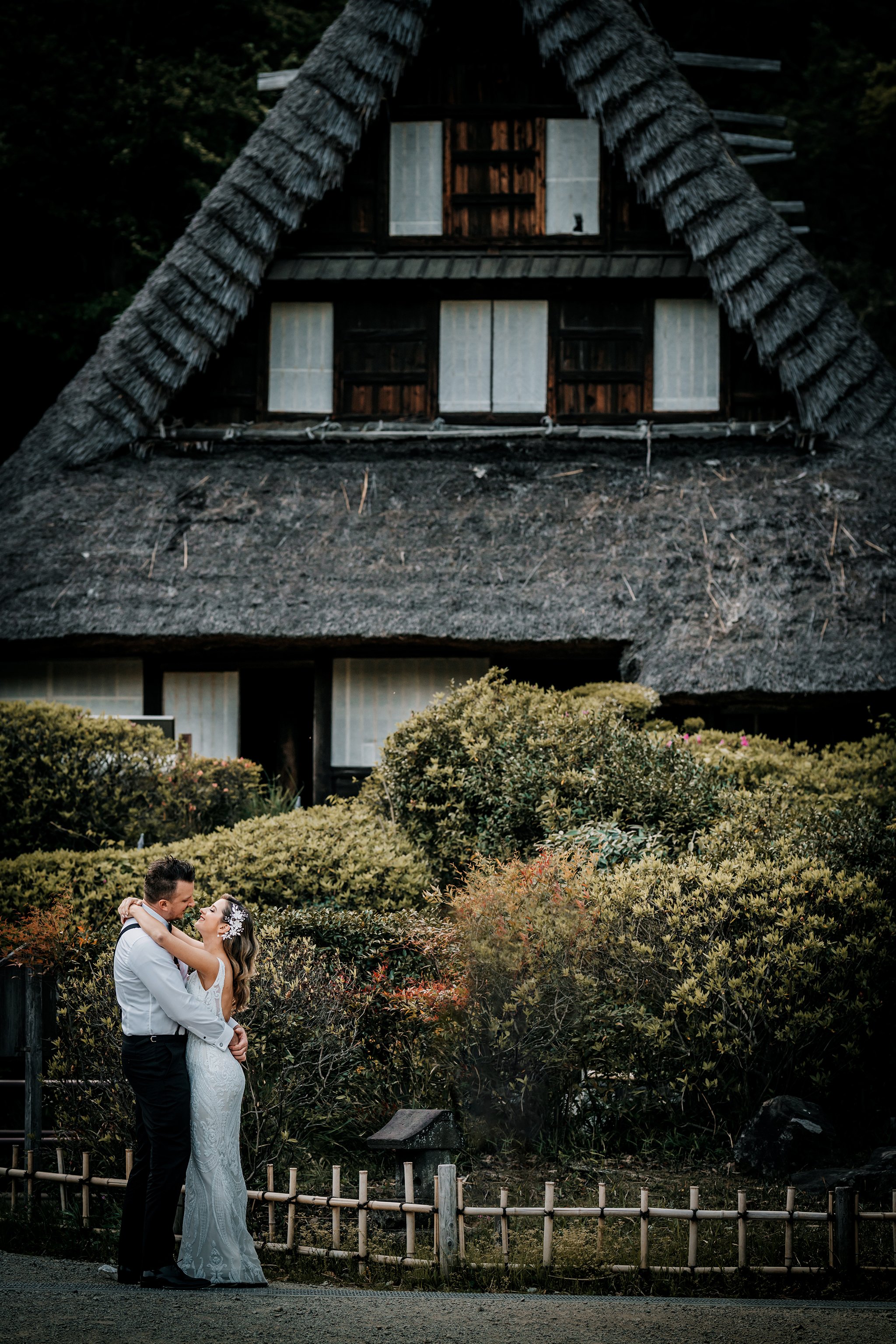 Tokyo elopement wedding photography by Gom Photography 