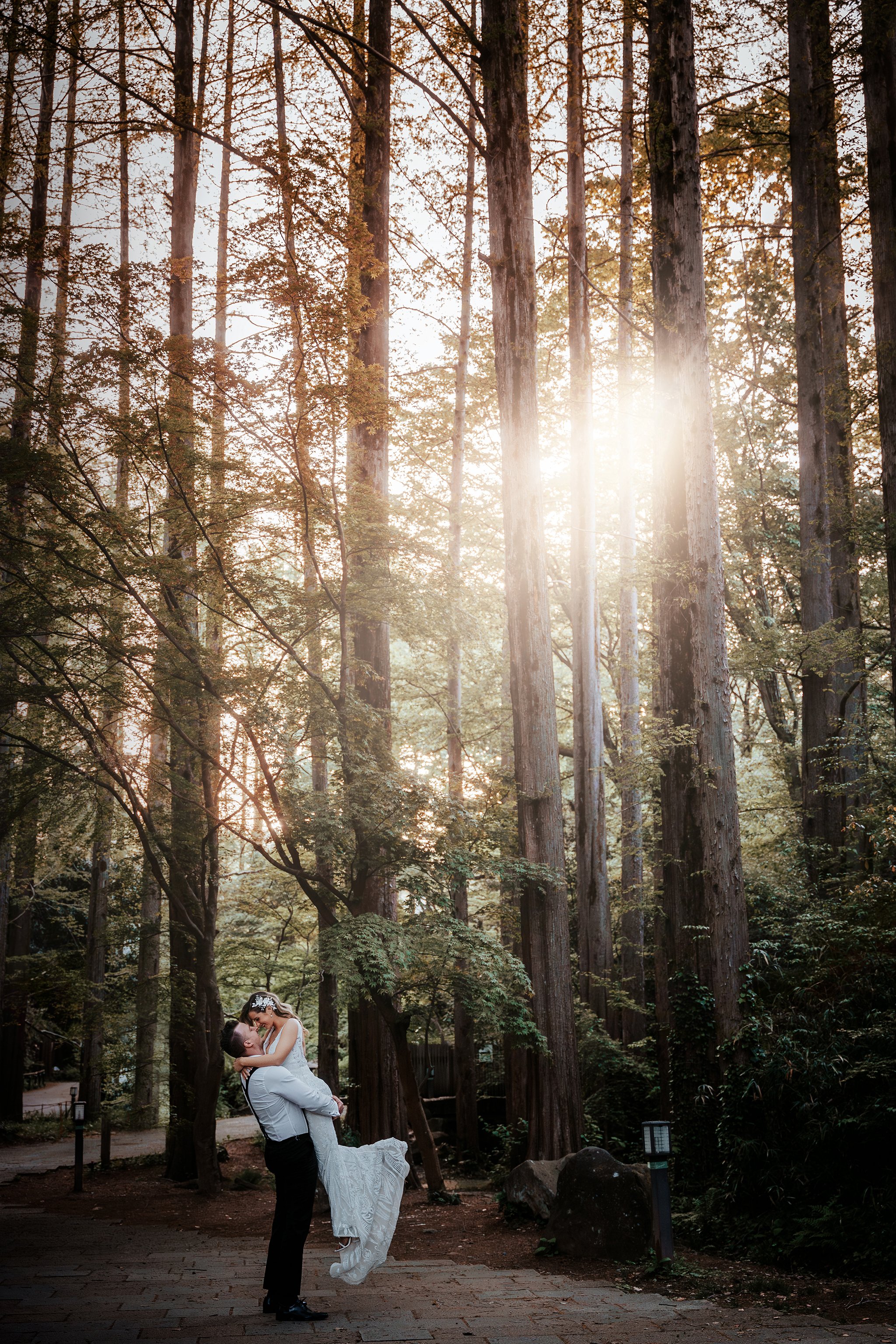 Tokyo elopement wedding photography by Gom Photography 