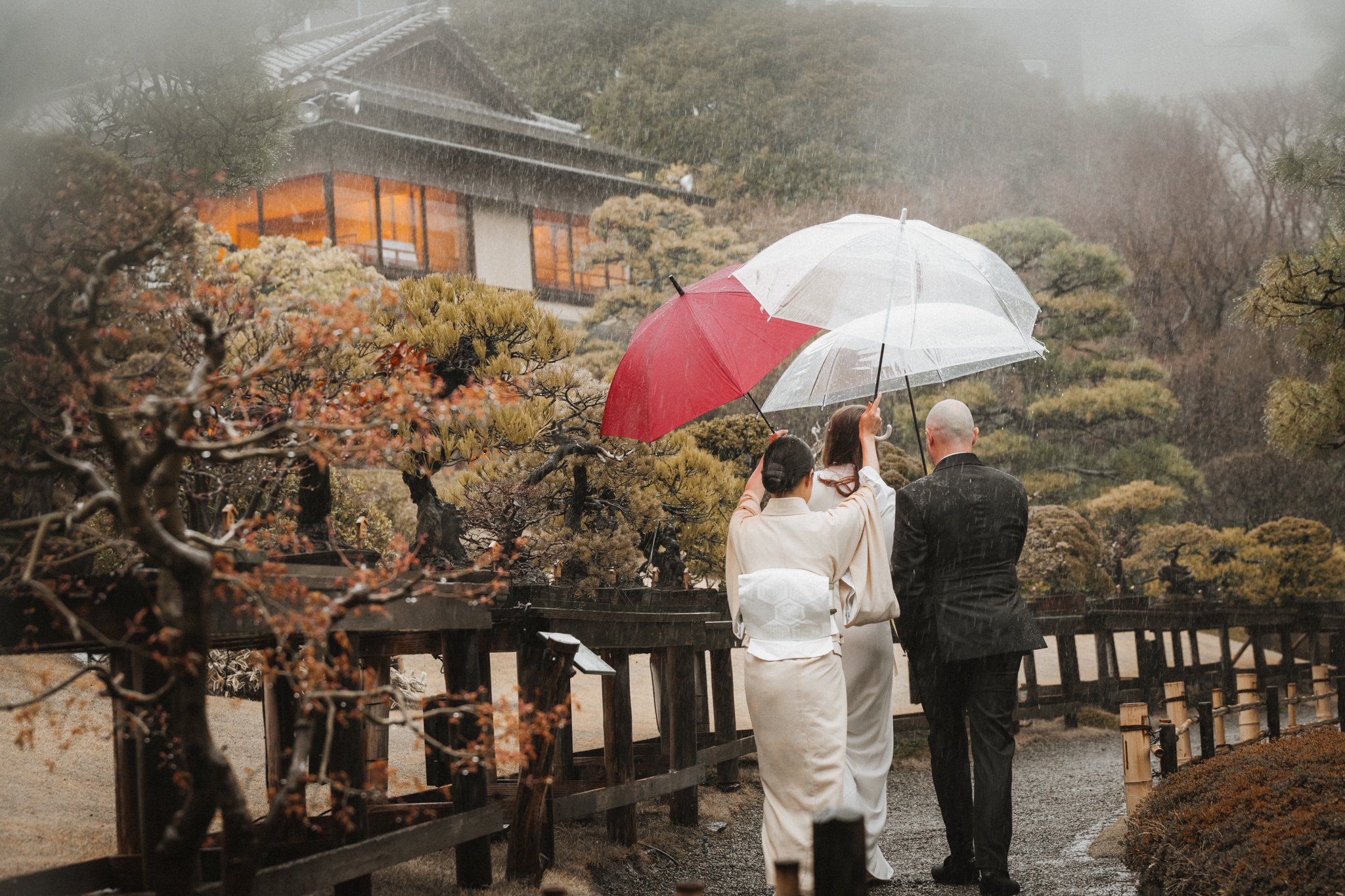 Japan elopement photographer Gom Photography