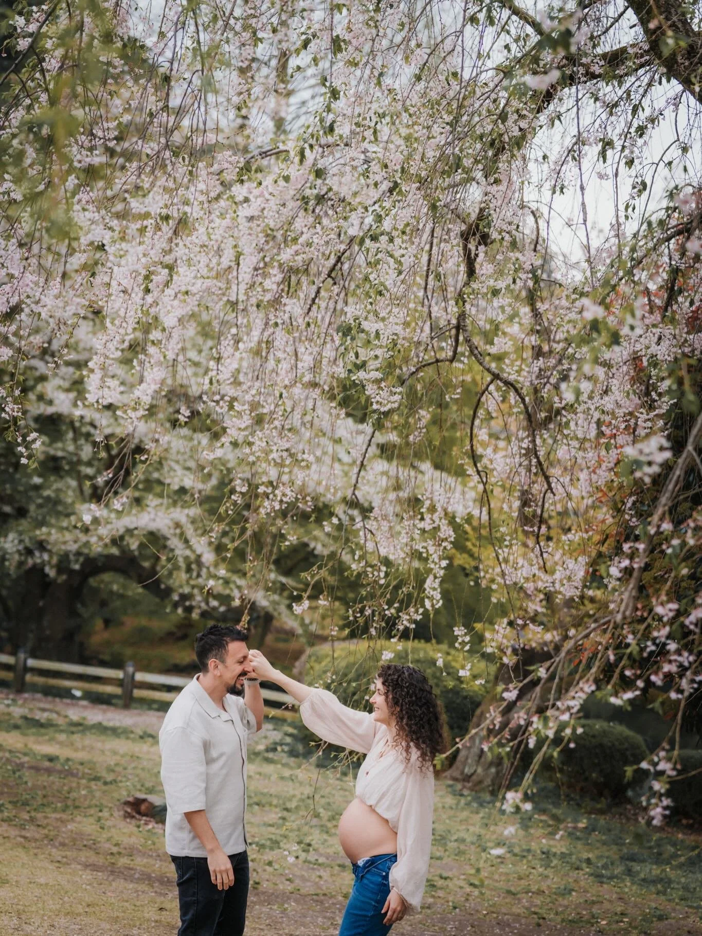 Soft petals falling, a nice breeze in the air, and this beautiful chapter unfolding 🌸 A quiet, easy moment during this maternity photo session in the heart of Tokyo cherry blossom season.
So much love, so much anticipation&hellip; my couple looked s