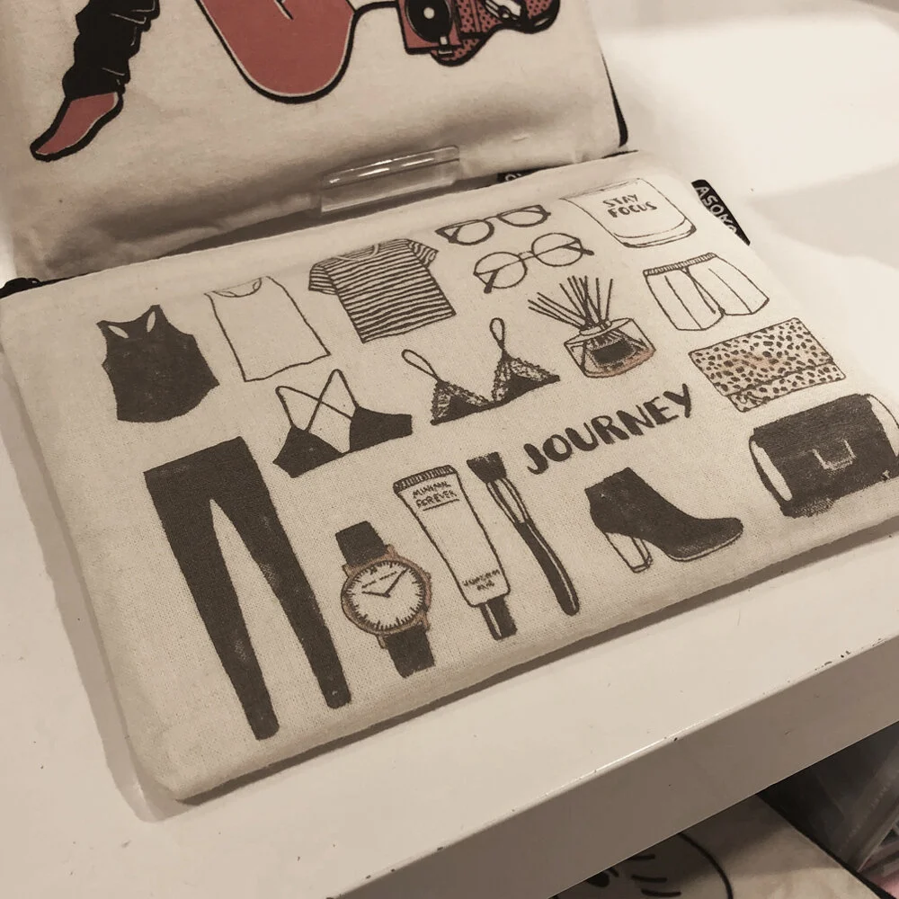 cosmetic pouch fashion illustration