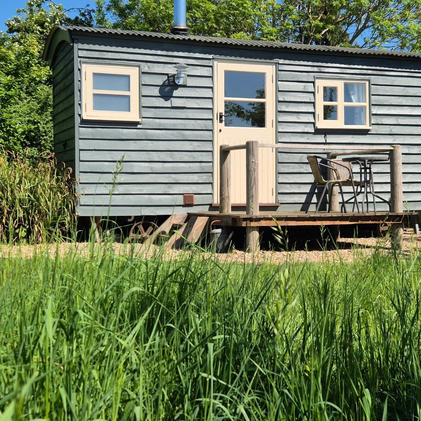 Friends Farm is ideally situated in the Waveney Valley, which is the border between Norfolk and Suffolk. When you stay, not only are you in  a peaceful, dog friendly location with everything you need for that well earned rural retreat, you are also r