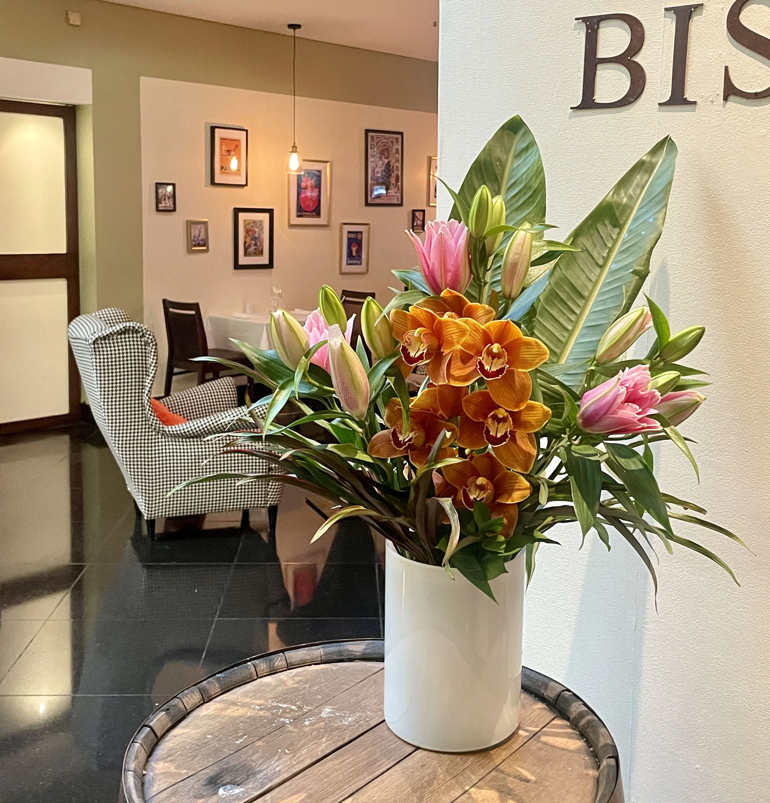 Weekly Hotel Restaurant Flowers - Knightsbridge, Central London.jpg
