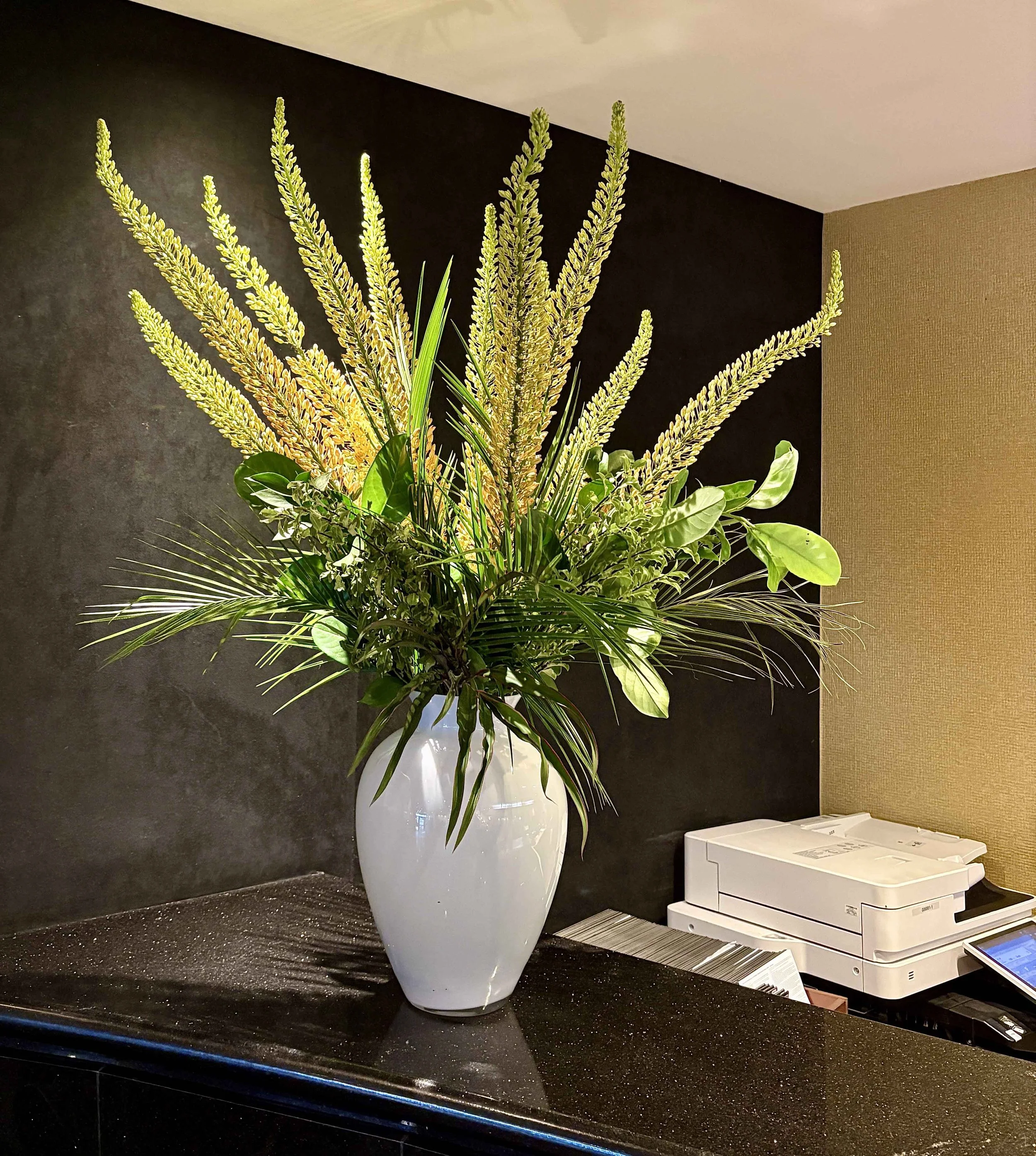 Hotel Reception Weekly Flowers - Knightsbridge, London.jpg